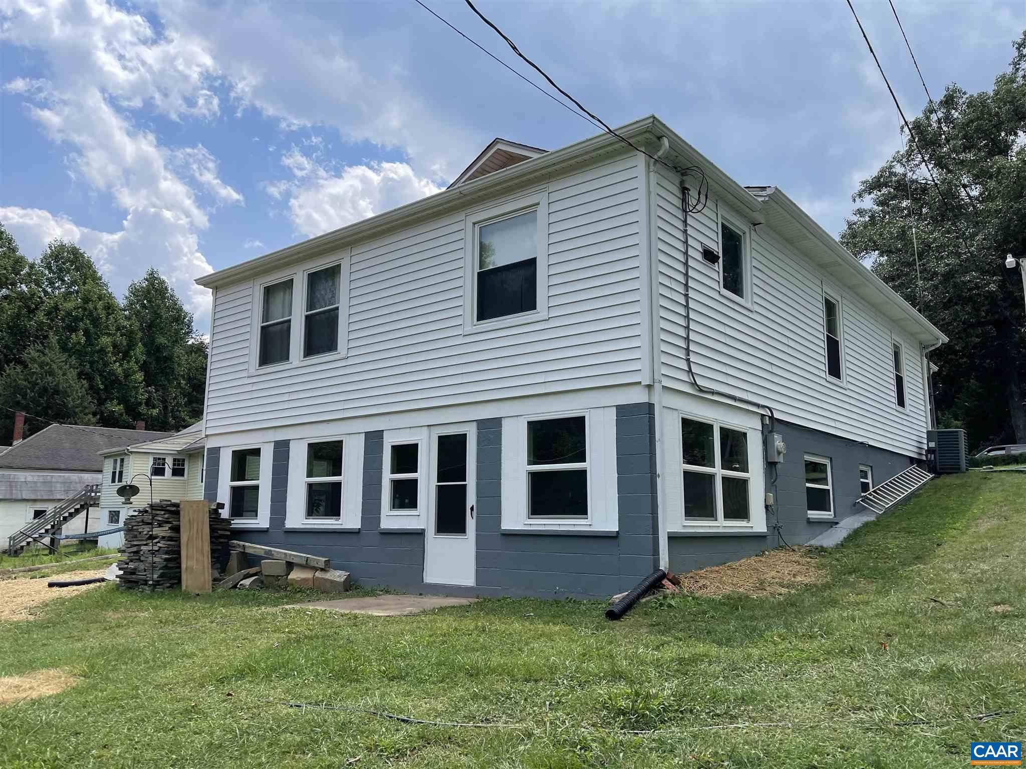 Schuyler, VA 22969,6964 ROCKFISH RIVER RD