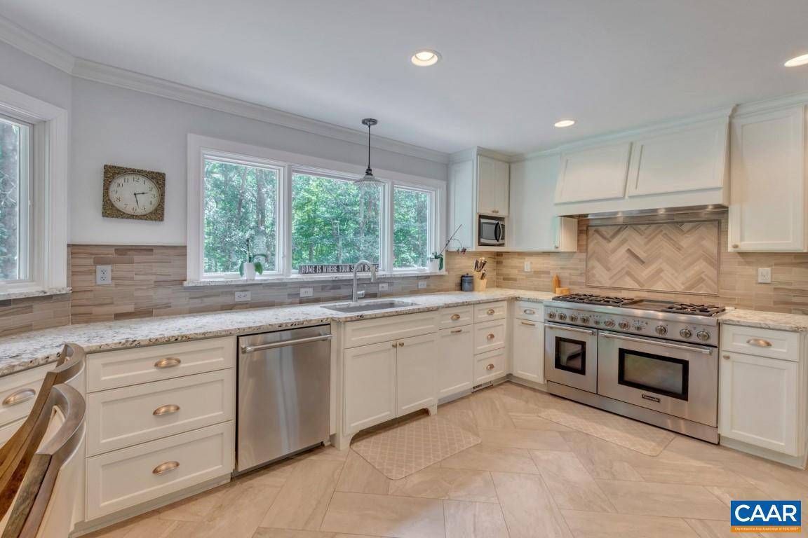 Charlottesville, VA 22901,1389 RIVER BROOK CT