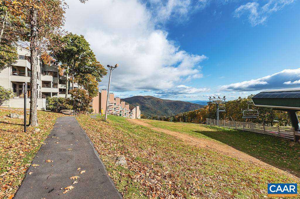 Wintergreen Resort, VA 22967,325 DOBIE CONDOS