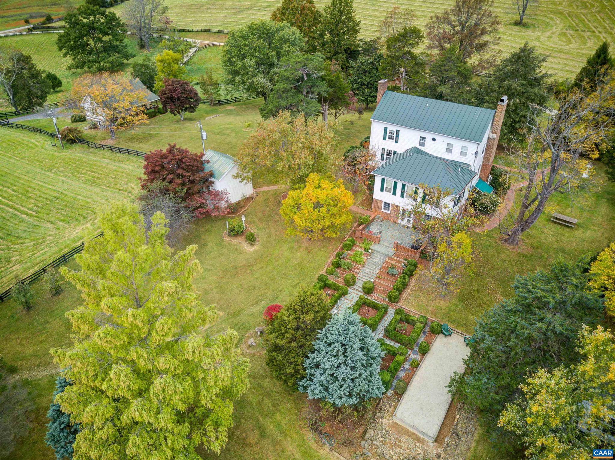 Nellysford, VA 22967,524 WINERY LN