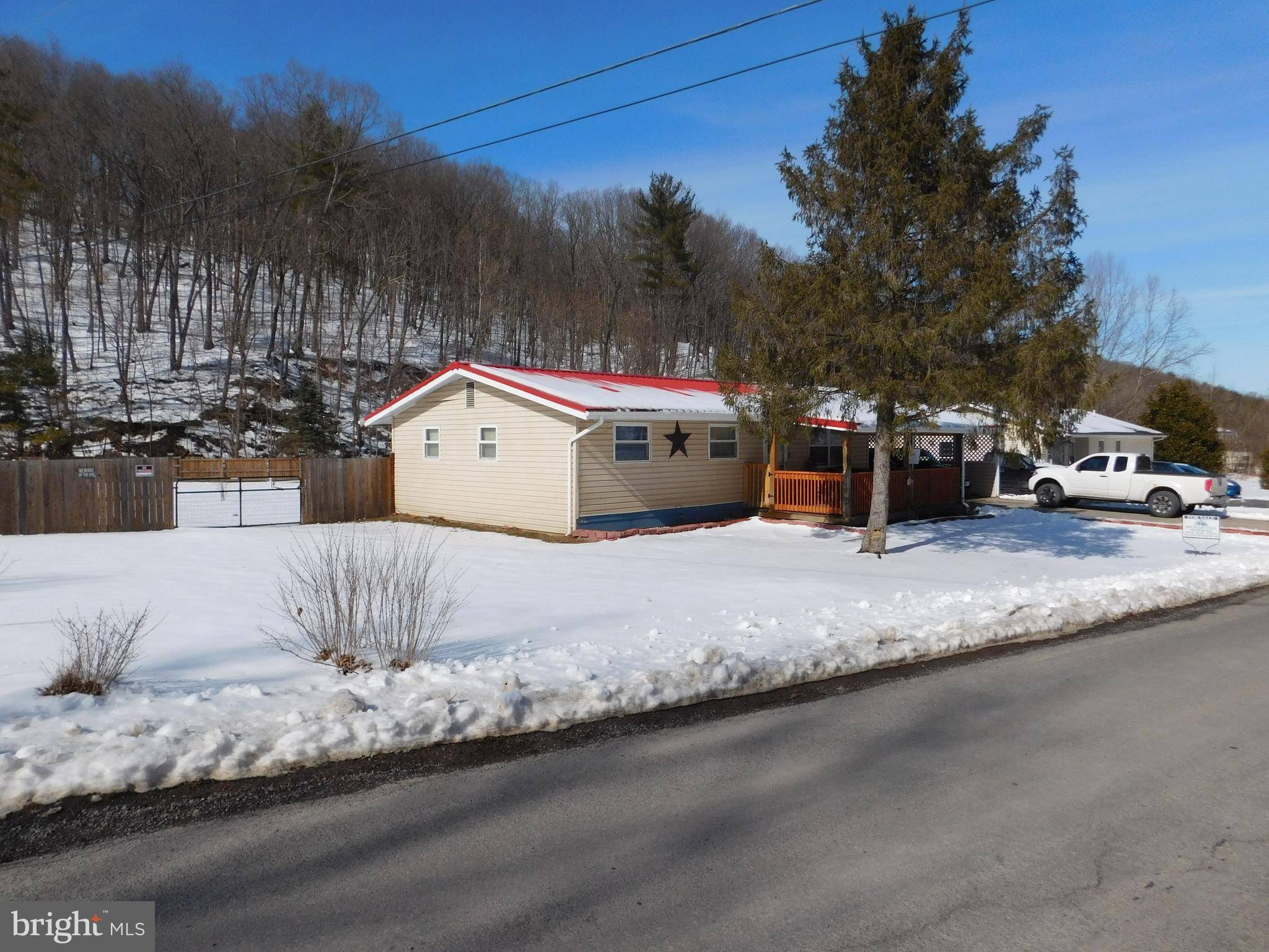 Moorefield, WV 26836,1194 JENKINS RUN RD