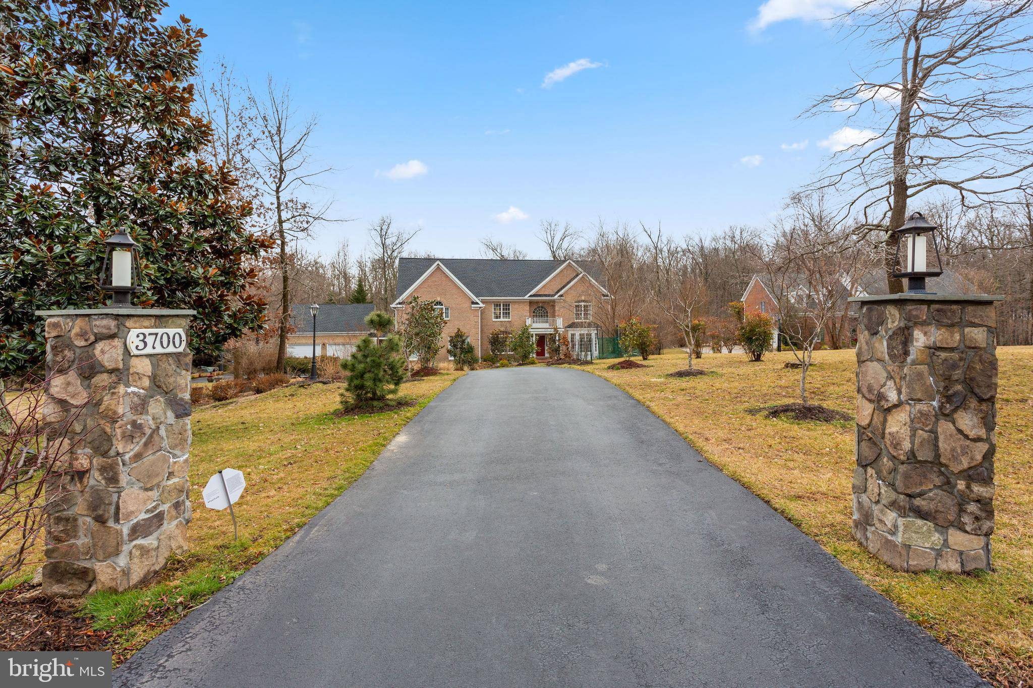 Oakton, VA 22124,3700 WAPLES CREST CT