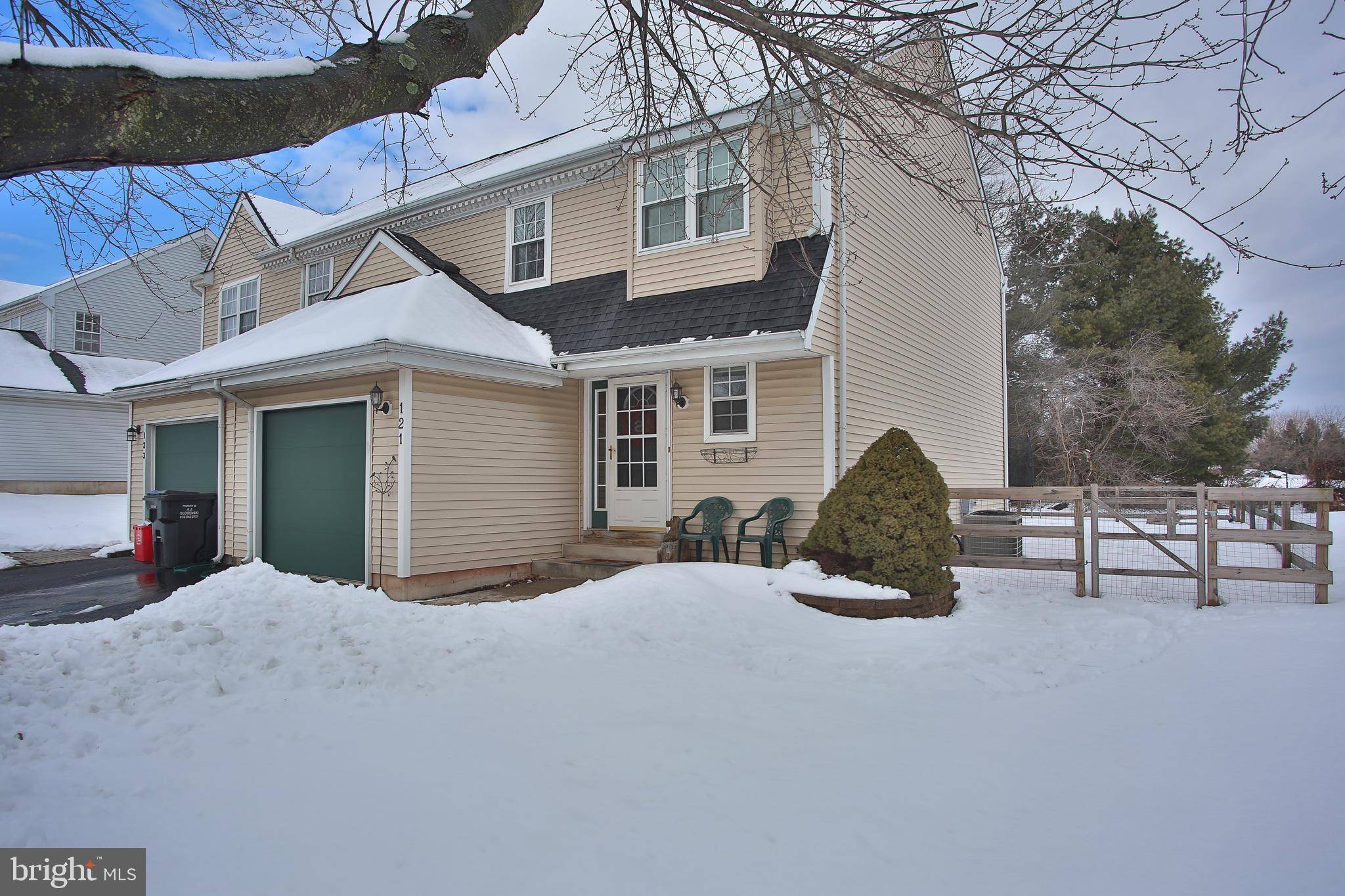 Royersford, PA 19468,121 AZALEA CIR