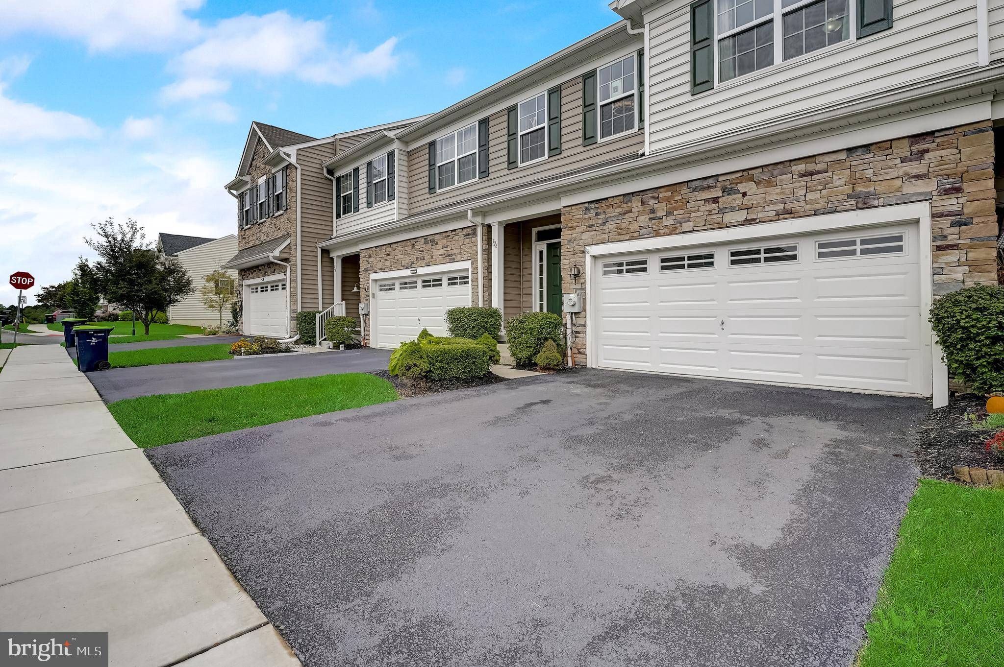 Royersford, PA 19468,326 FAIRFIELD CIR S