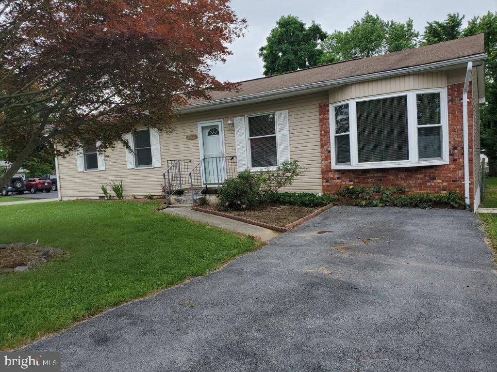 Charles Town, WV 25414,104 IRIS WAY