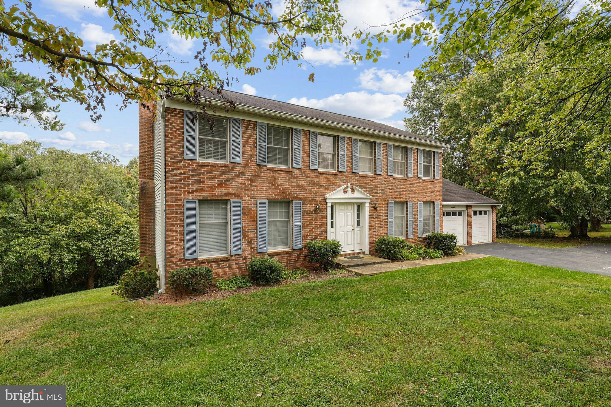 Herndon, VA 20171,12963 PINECREST VIEW CT