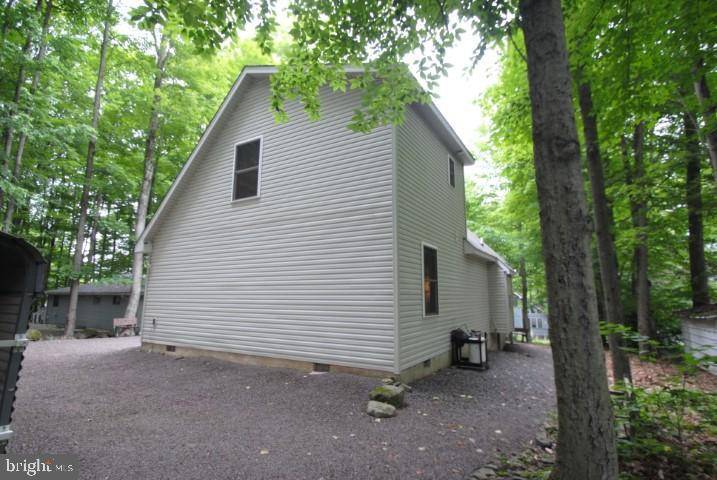 Pocono Lake, PA 18347,110 MOHICAN TRL