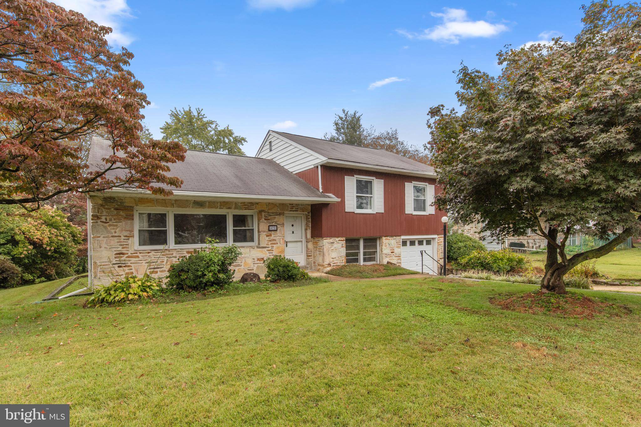 Huntingdon Valley, PA 19006,321 LEONA AVE