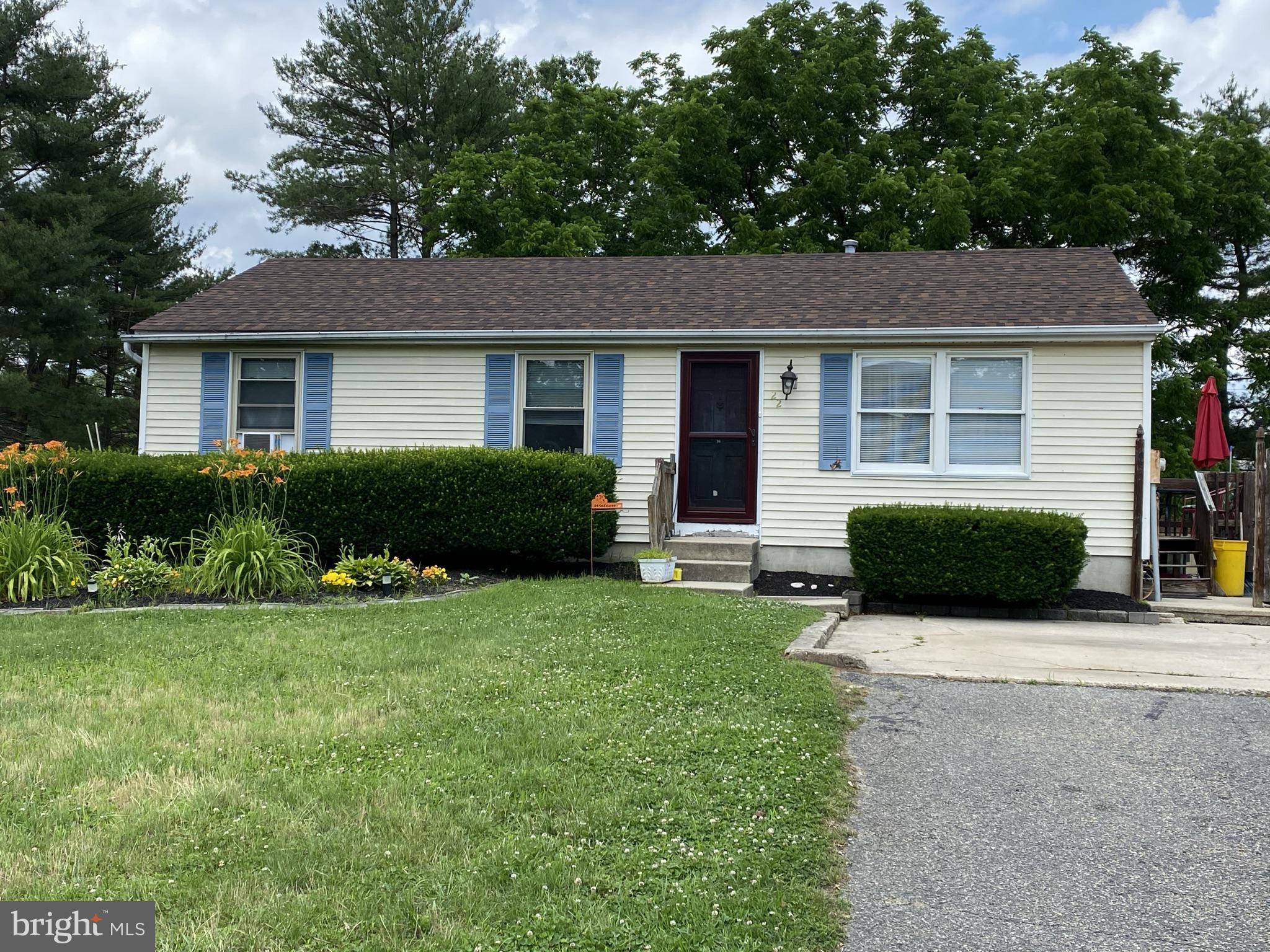 Sicklerville, NJ 08081,22 PEORIA LN