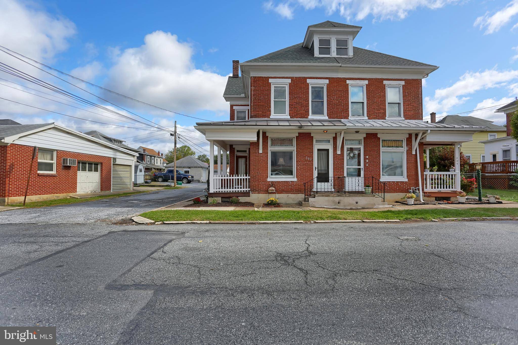 Mechanicsburg, PA 17055,207 S ARCH ST