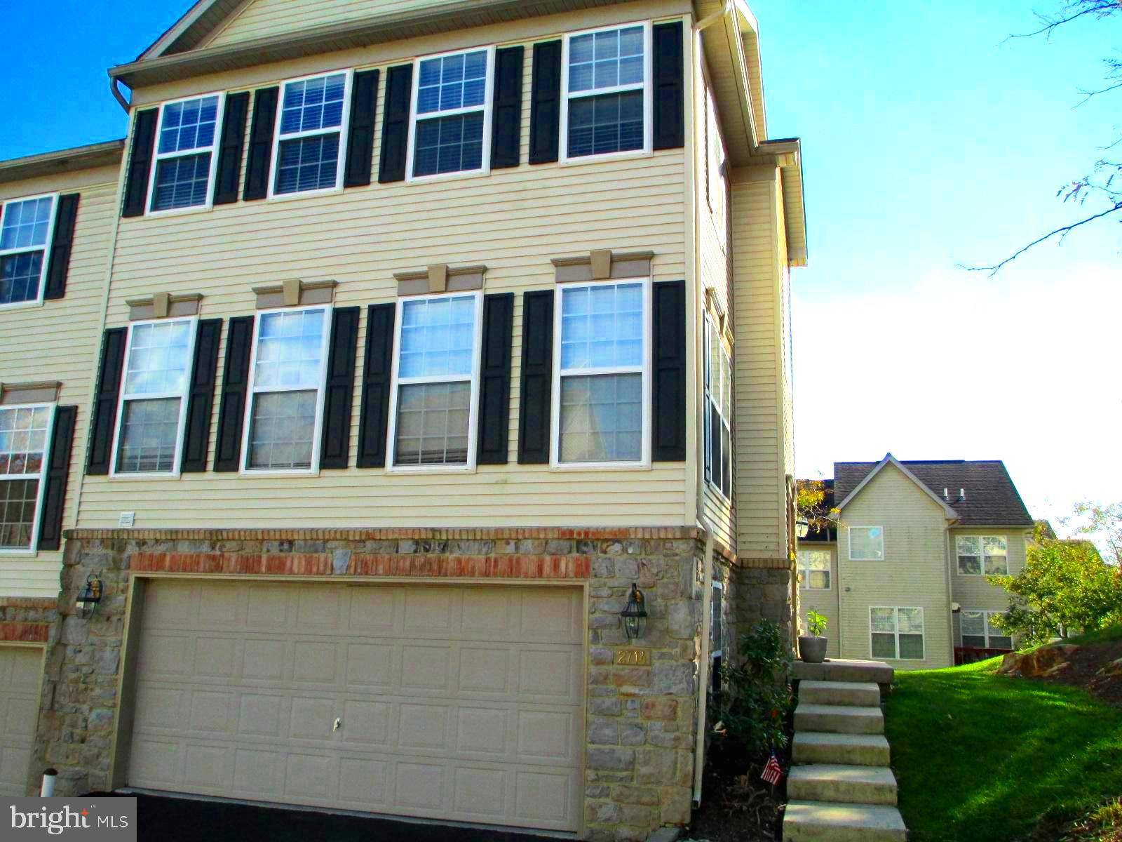 York, PA 17402,2714 FOXSHIRE DR