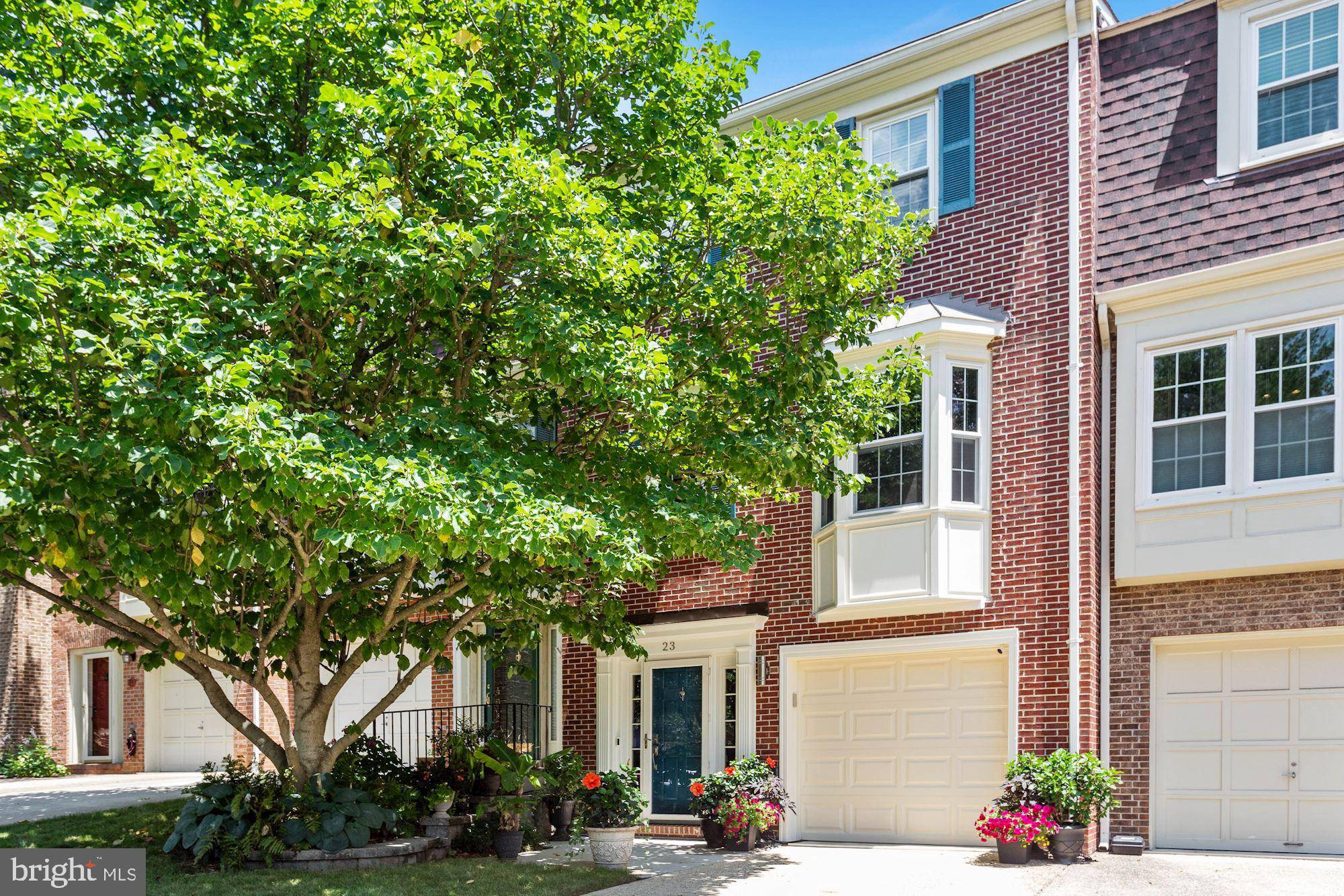 Alexandria, VA 22304,23 CARRIAGE HOUSE CIR