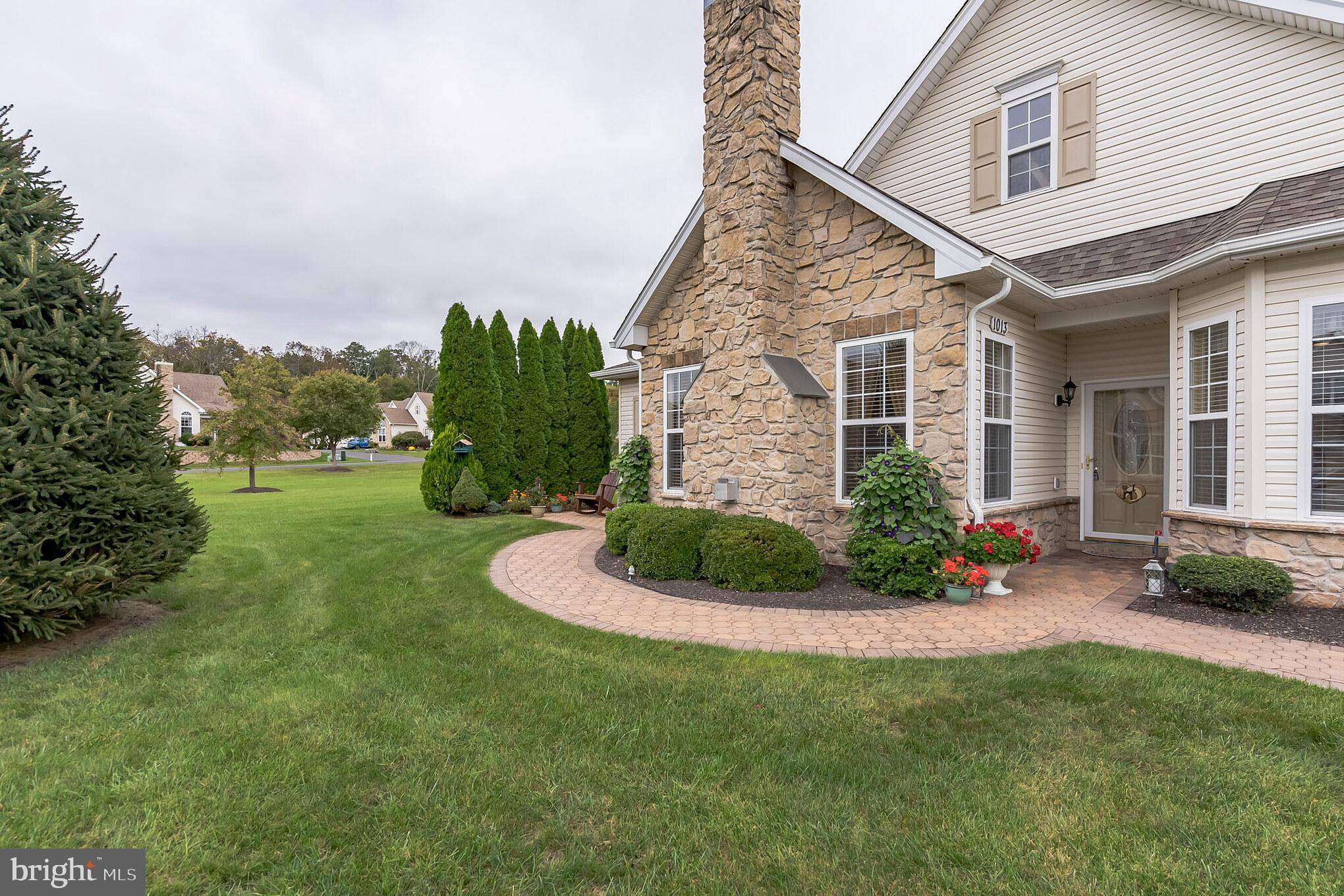 Pennsburg, PA 18073,1013 BORDEAUX LN