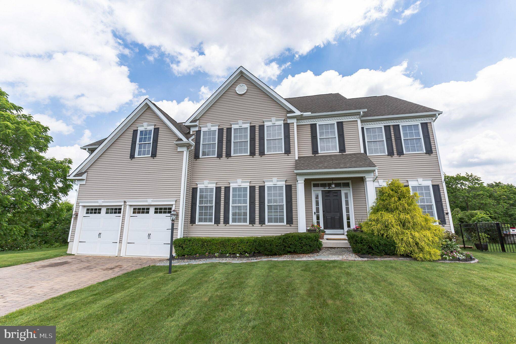 Phoenixville, PA 19460,219 CLOVER LN