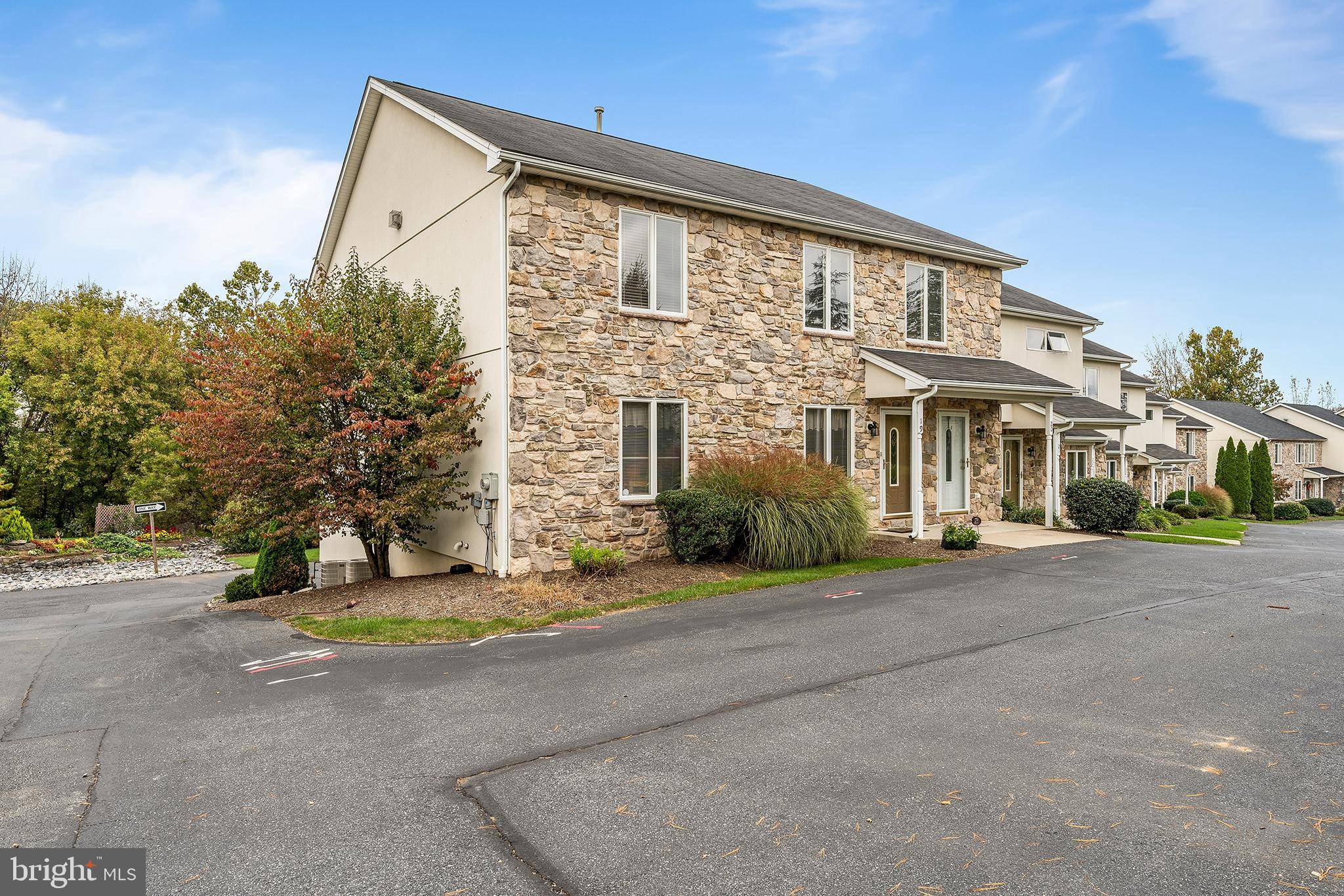 Easton, PA 18040,20 CHESTNUT COMMONS CT