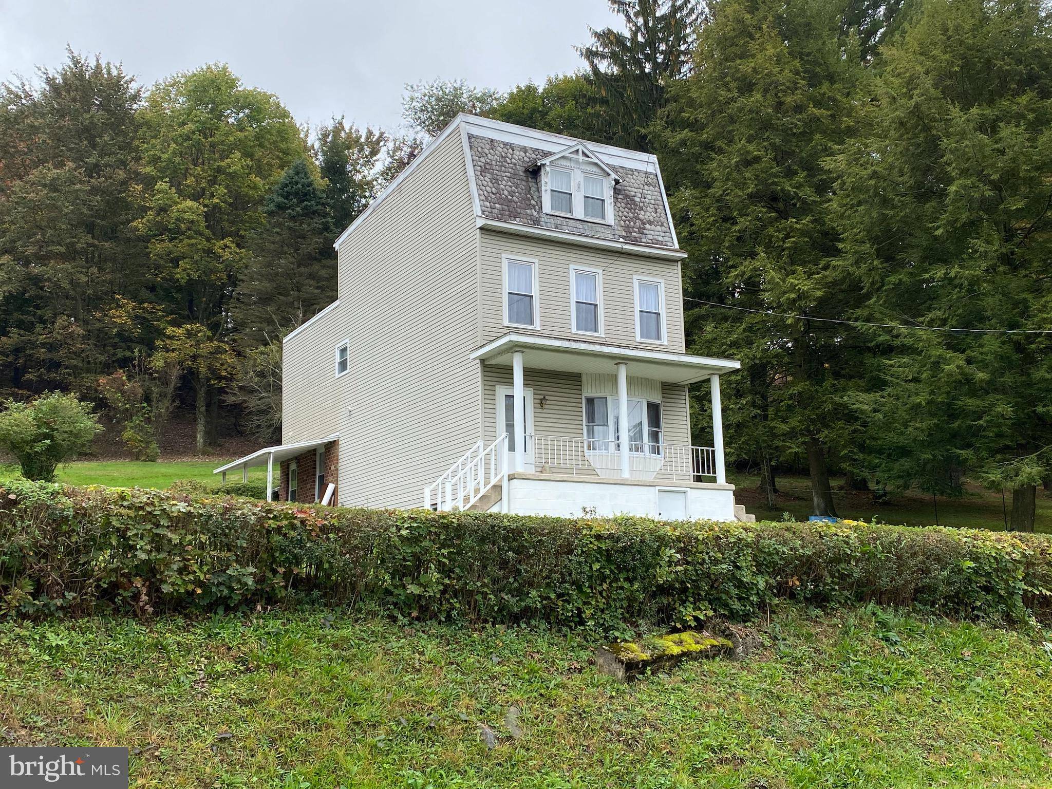 Port Carbon, PA 17965,328 5TH ST