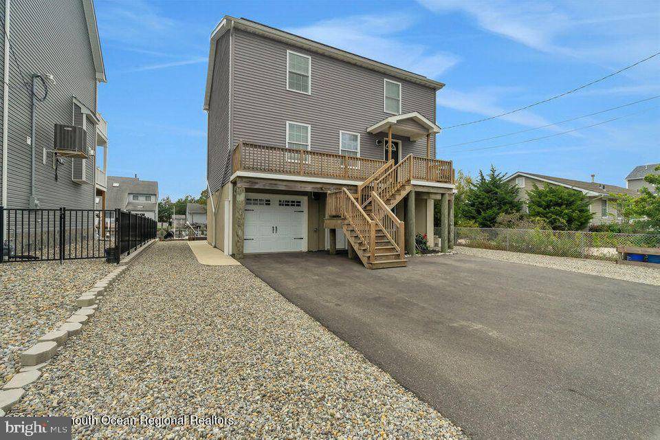 Lanoka Harbor, NJ 08734,817 SANDPIPER DR