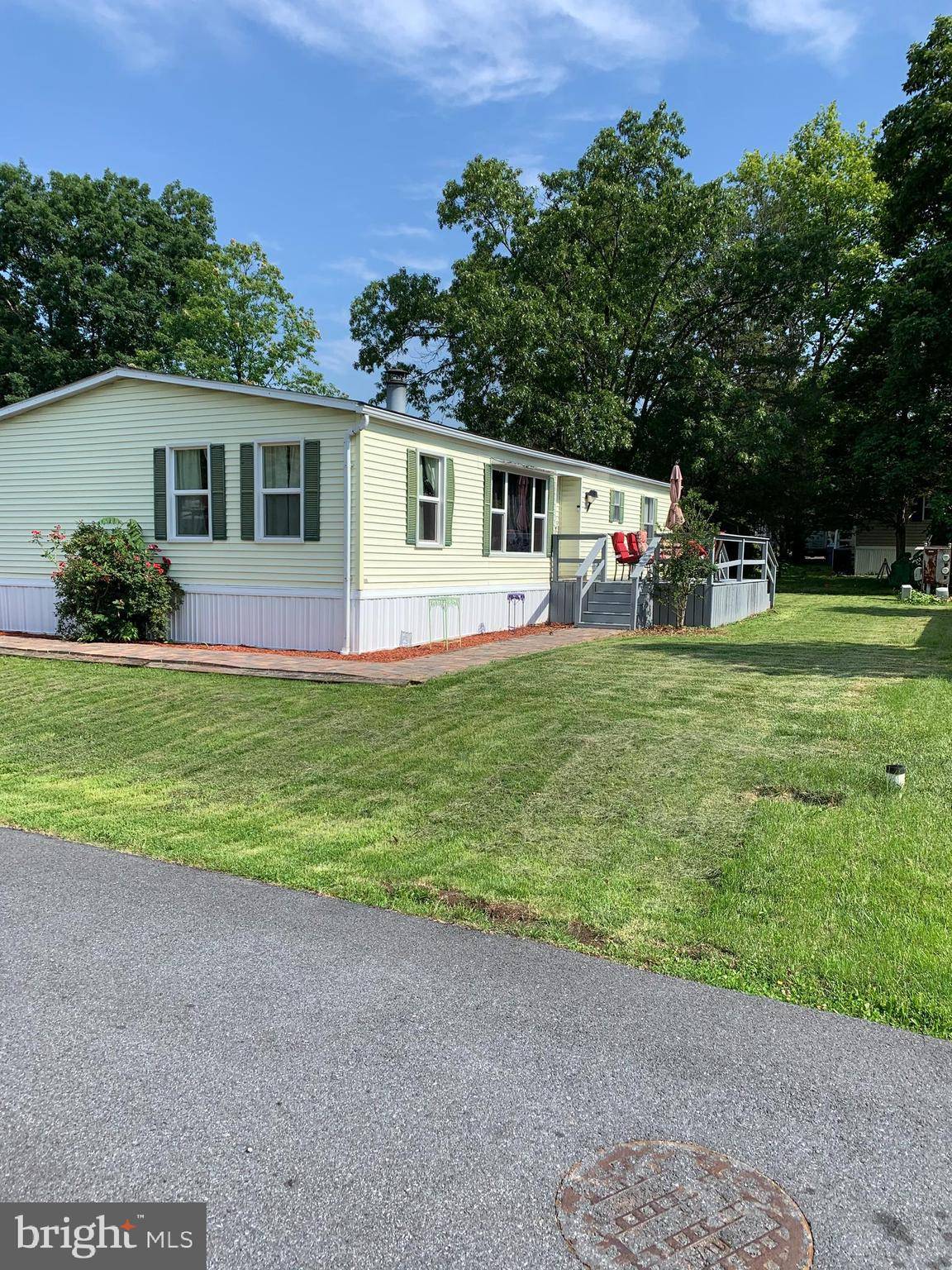 Green Lane, PA 18054,706 DOGWOOD DR