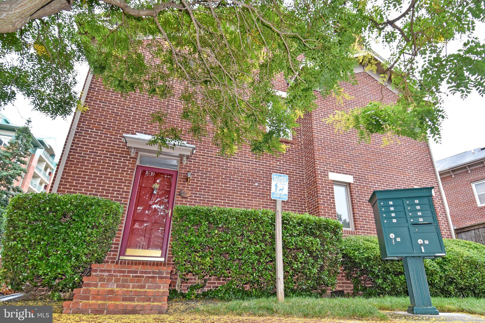 Alexandria, VA 22314,517 COLECROFT CT