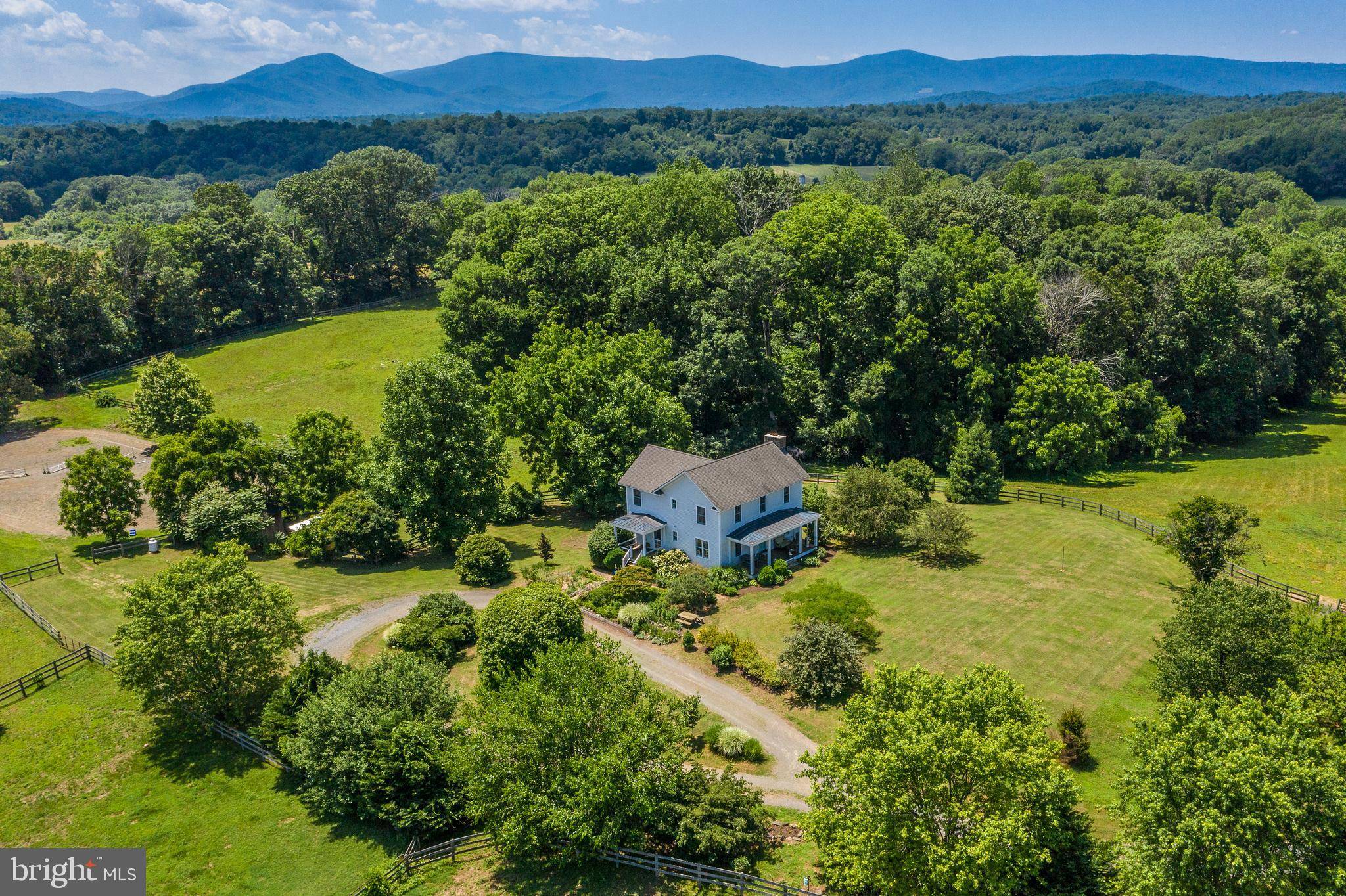 Hume, VA 22639,6009 LAKE SUNSET LN