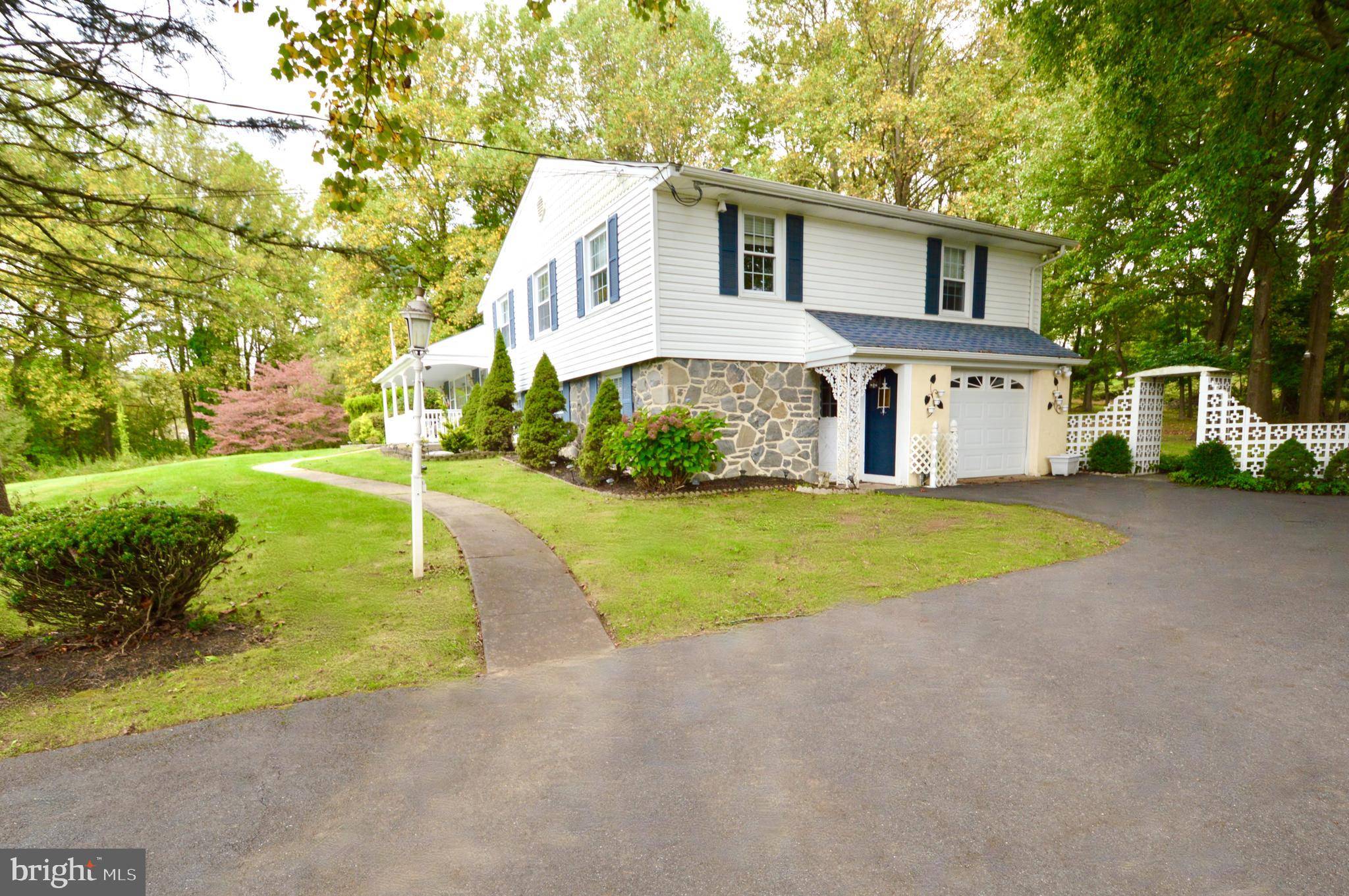 Glen Mills, PA 19342,163 IVY LN