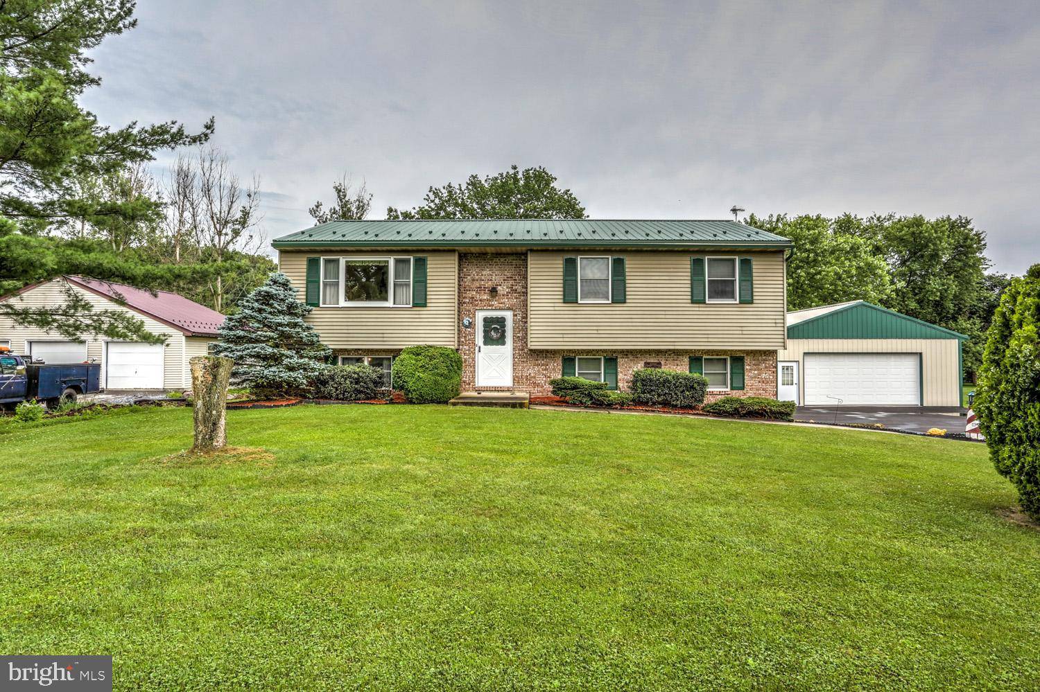 Mohnton, PA 19540,115 MEADOWLARK LN