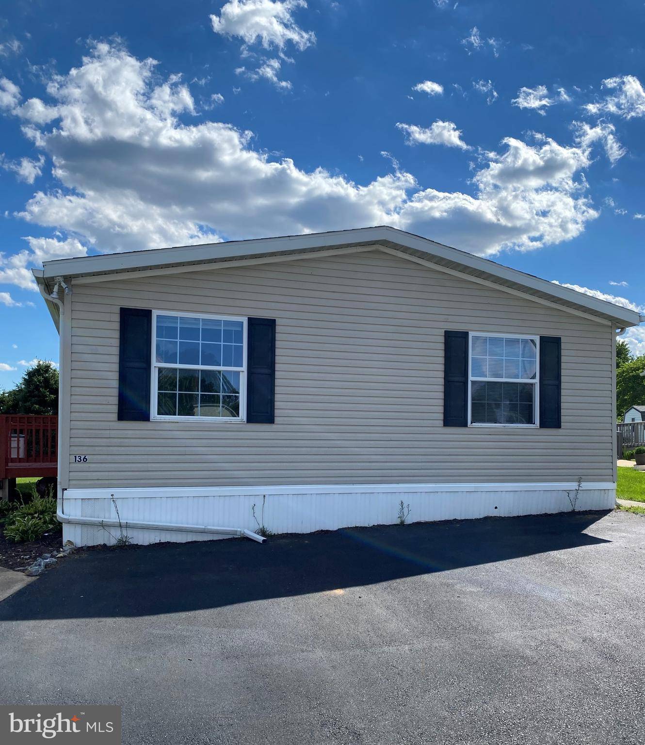 Ephrata, PA 17522,136 TULIP CIR