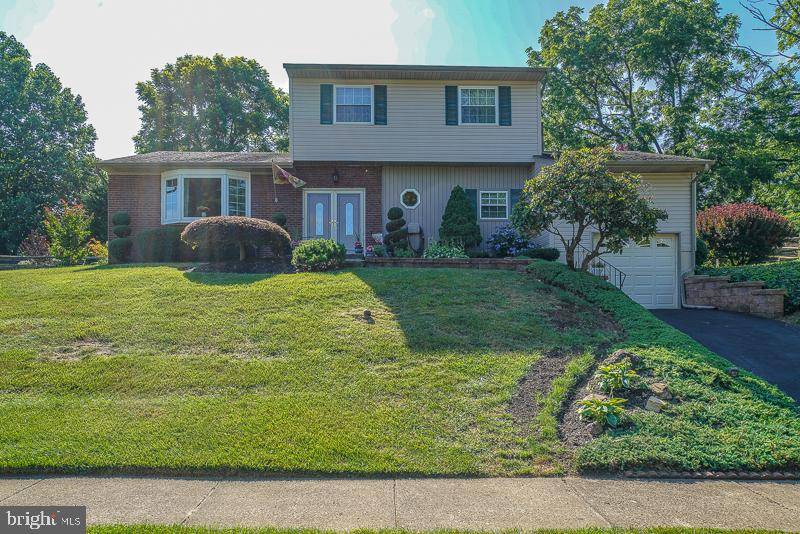 Feasterville Trevose, PA 19053,2043 ROSELYN DR