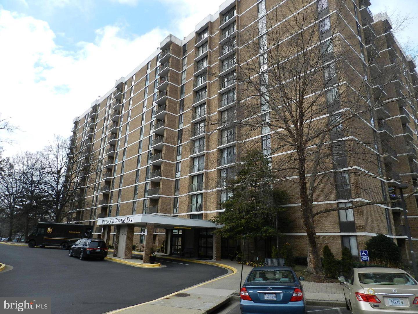 Falls Church, VA 22043,2311 PIMMIT DR #1416