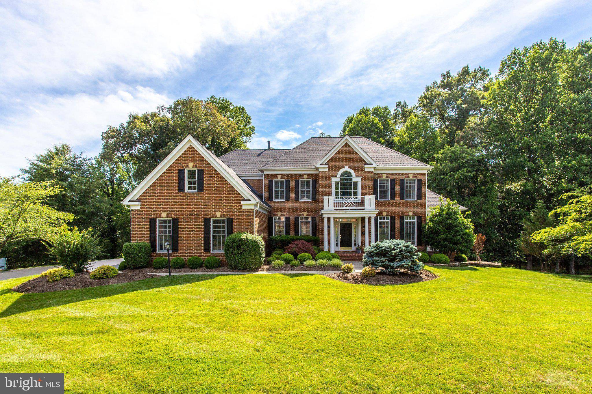 Oakton, VA 22124,2712 SILKWOOD CT