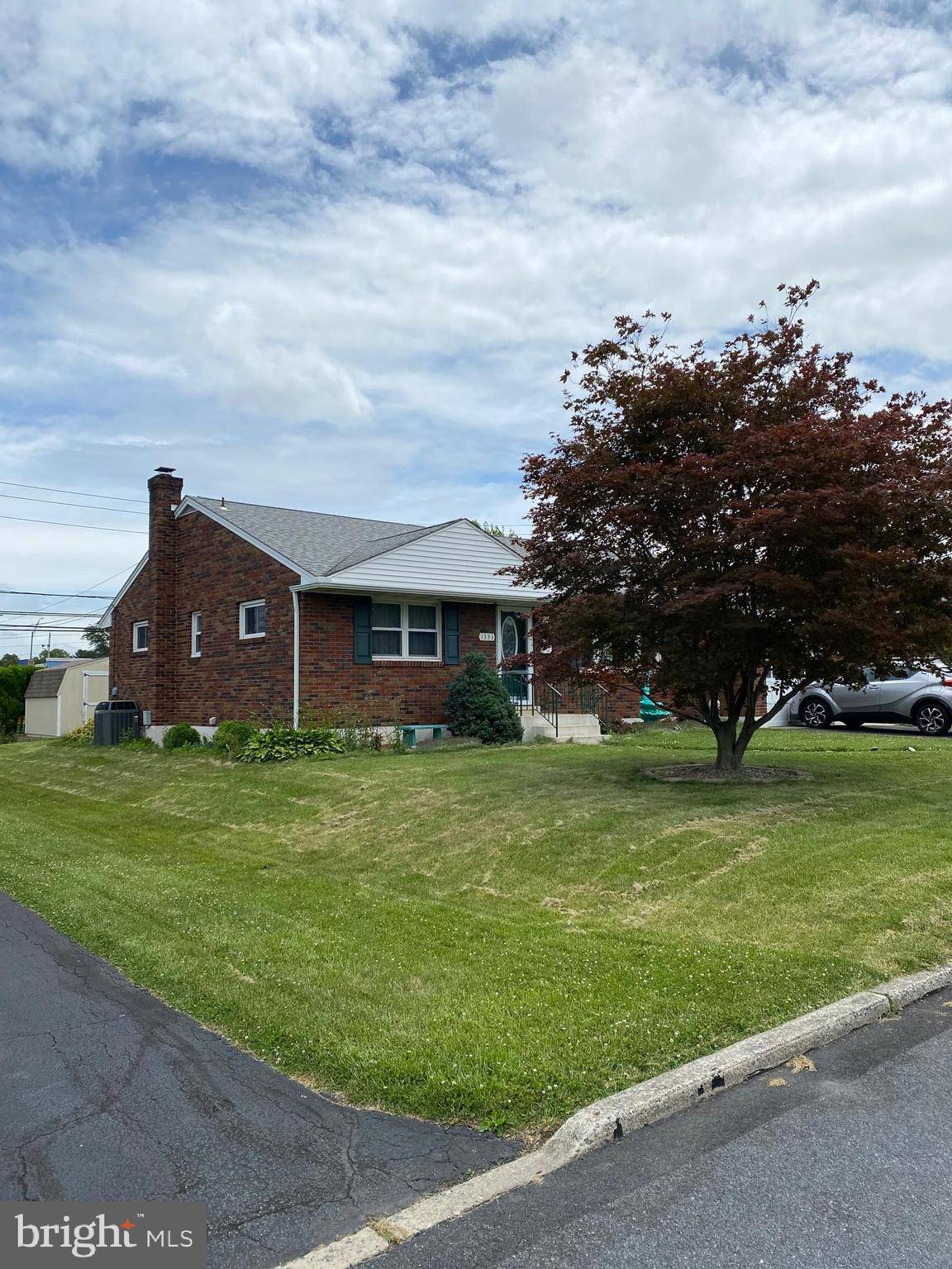 Whitehall, PA 18052,1333 HEMLOCK DR