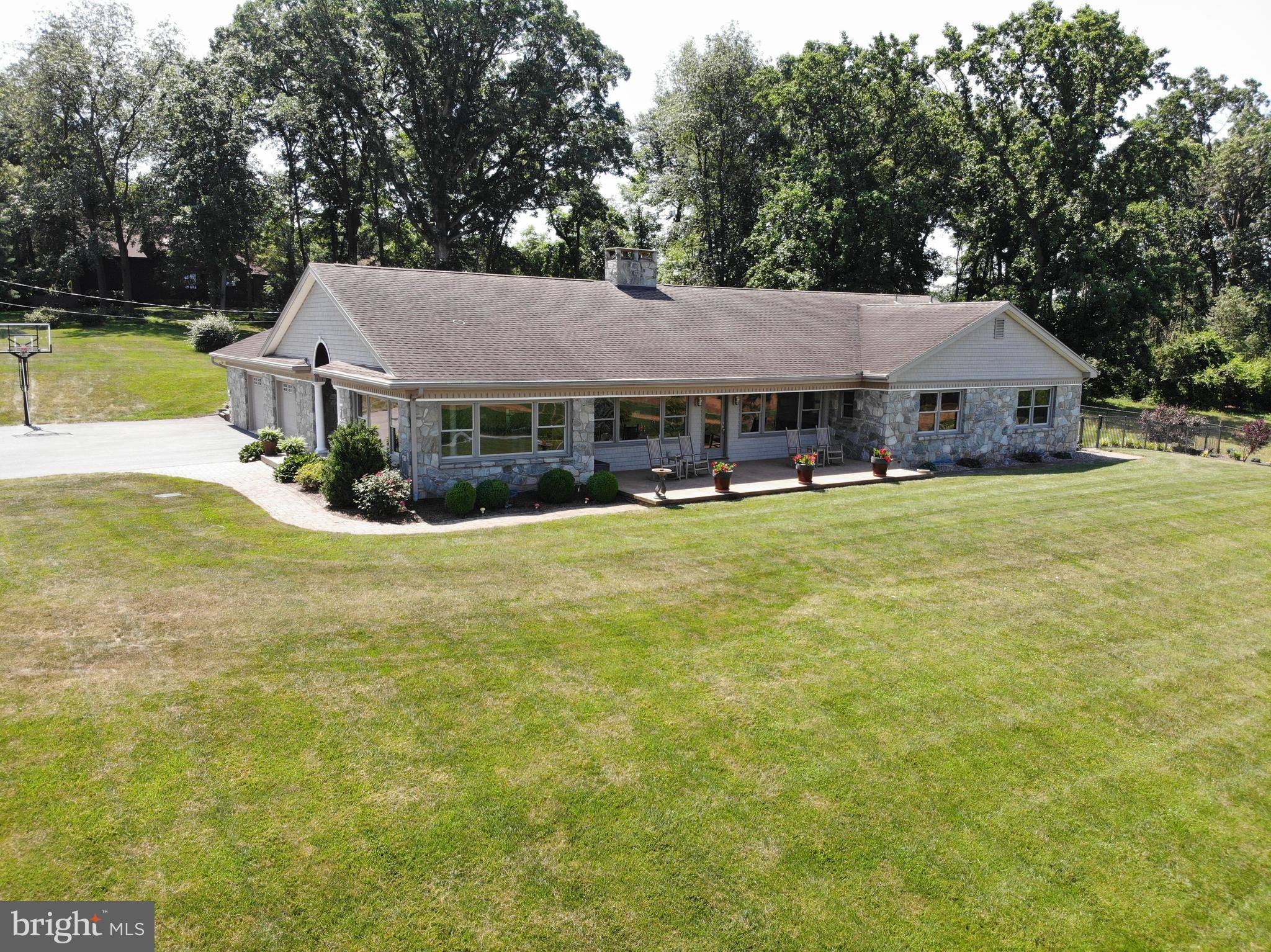 Ephrata, PA 17522,121 EBERSOLE RD