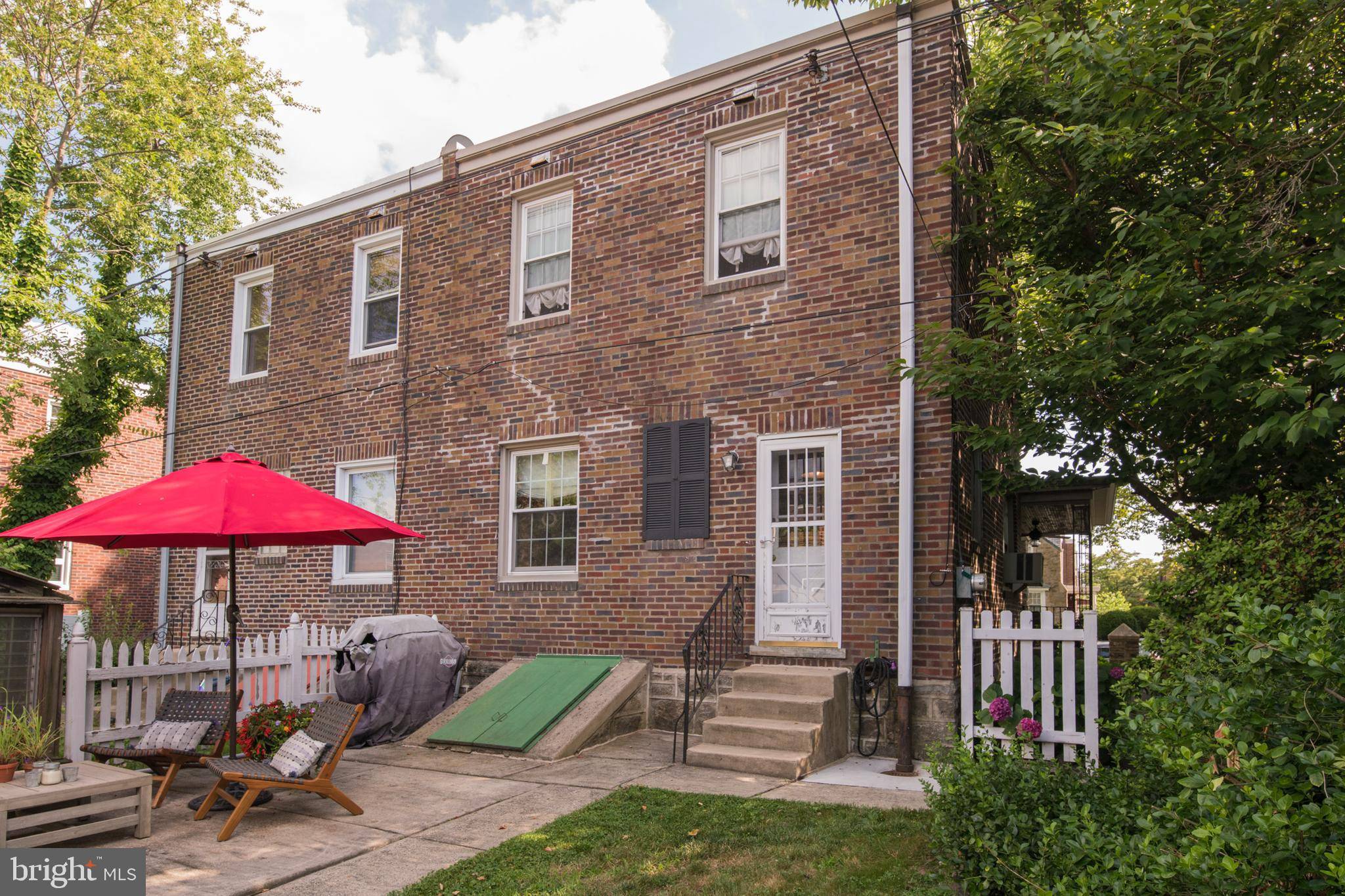 Philadelphia, PA 19111,829 GLENVIEW ST