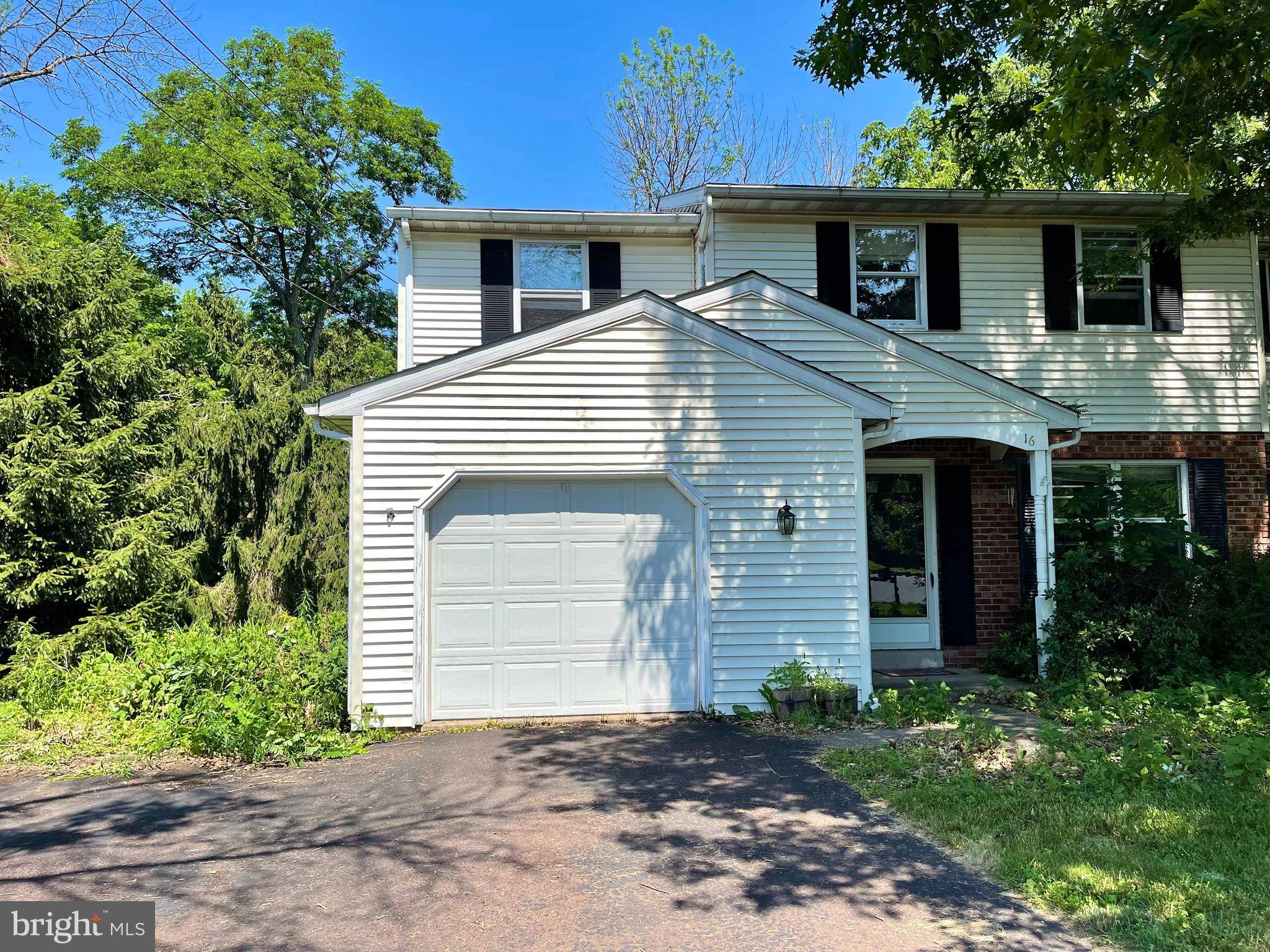 Sellersville, PA 18960,16 GROVE CIR