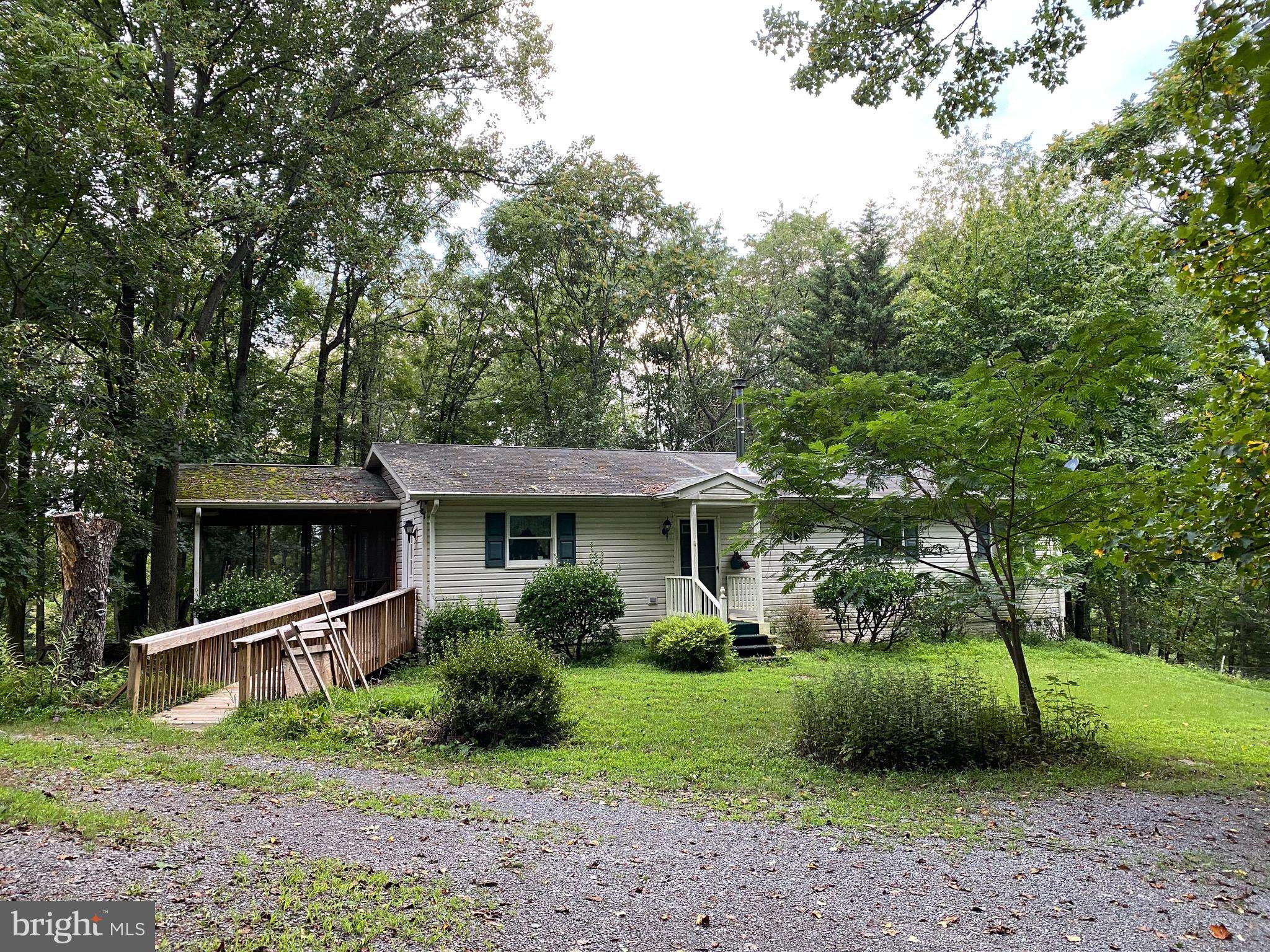 Berkeley Springs, WV 25411,430 HACKAMORE LN