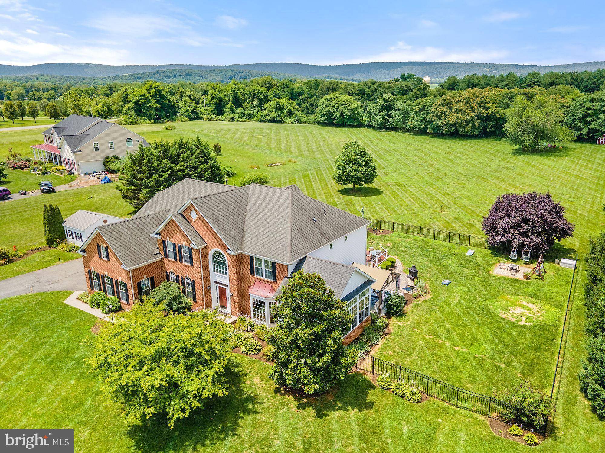 Round Hill, VA 20141,36270 DWYER CT