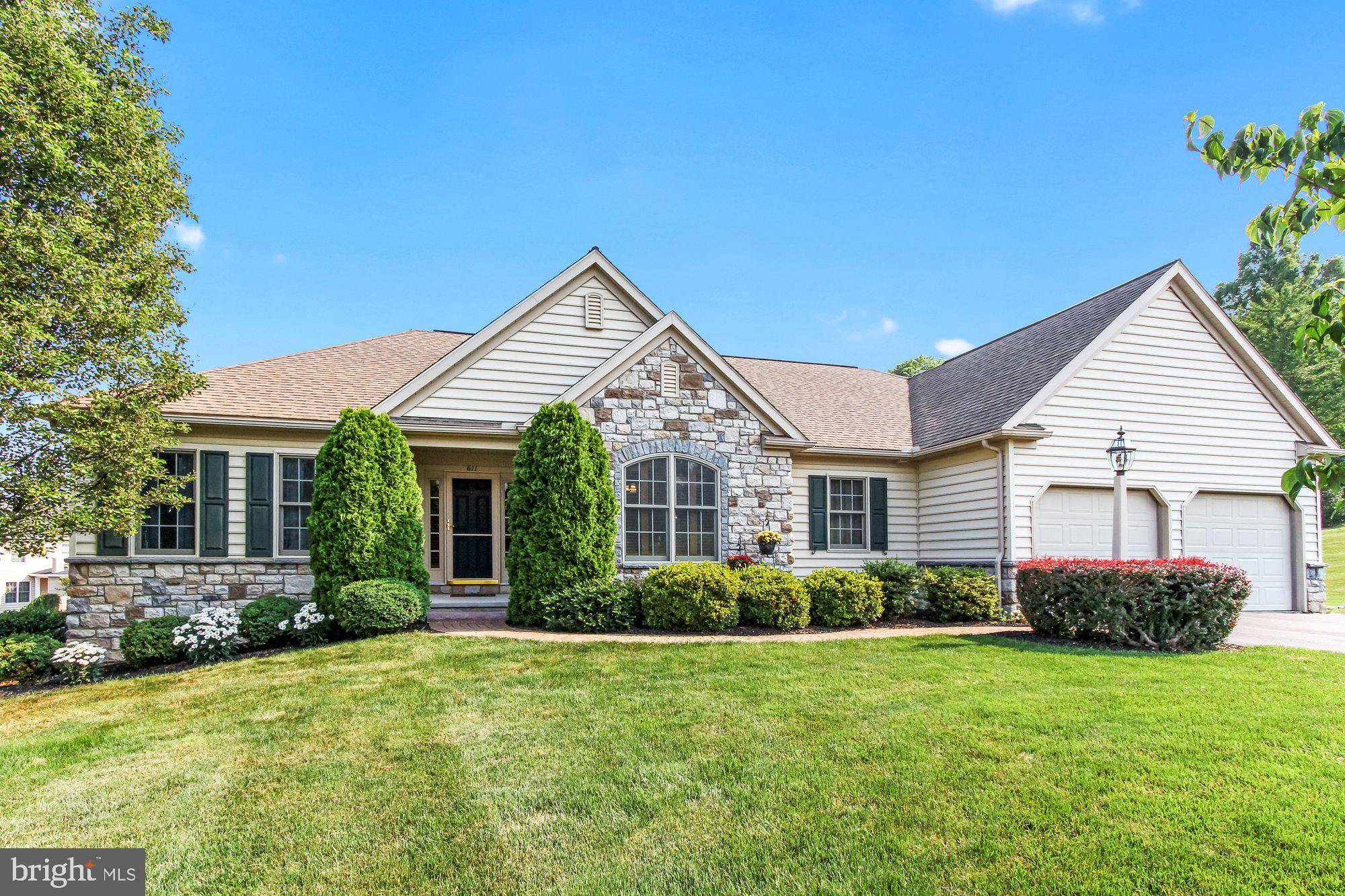 York, PA 17402,611 MOUNTAIN LAUREL LN