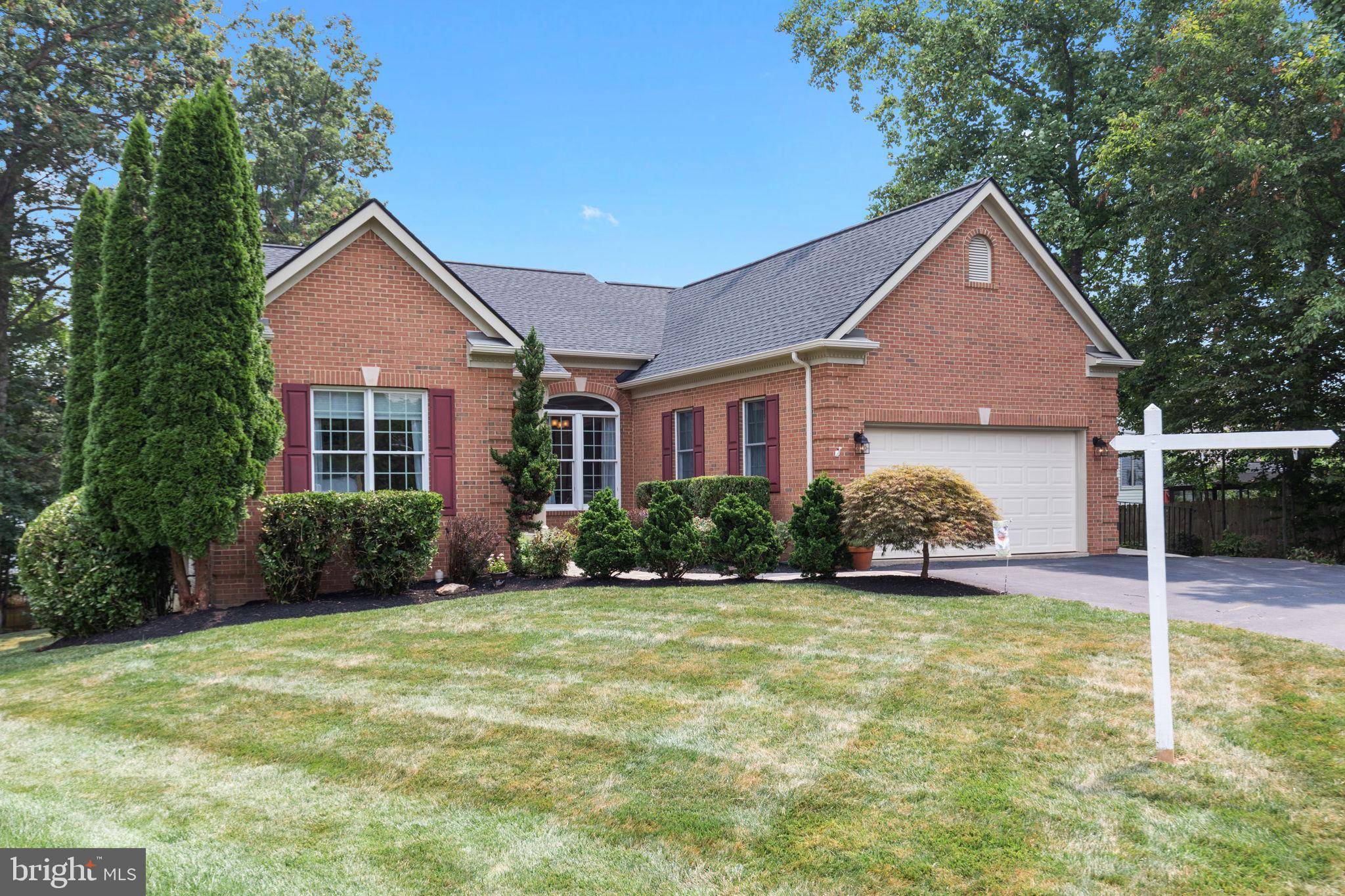 Centreville, VA 20121,14100 ROAMER CT