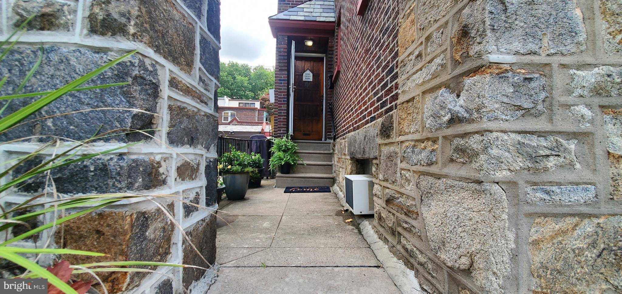 Philadelphia, PA 19124,989 HARRISON ST