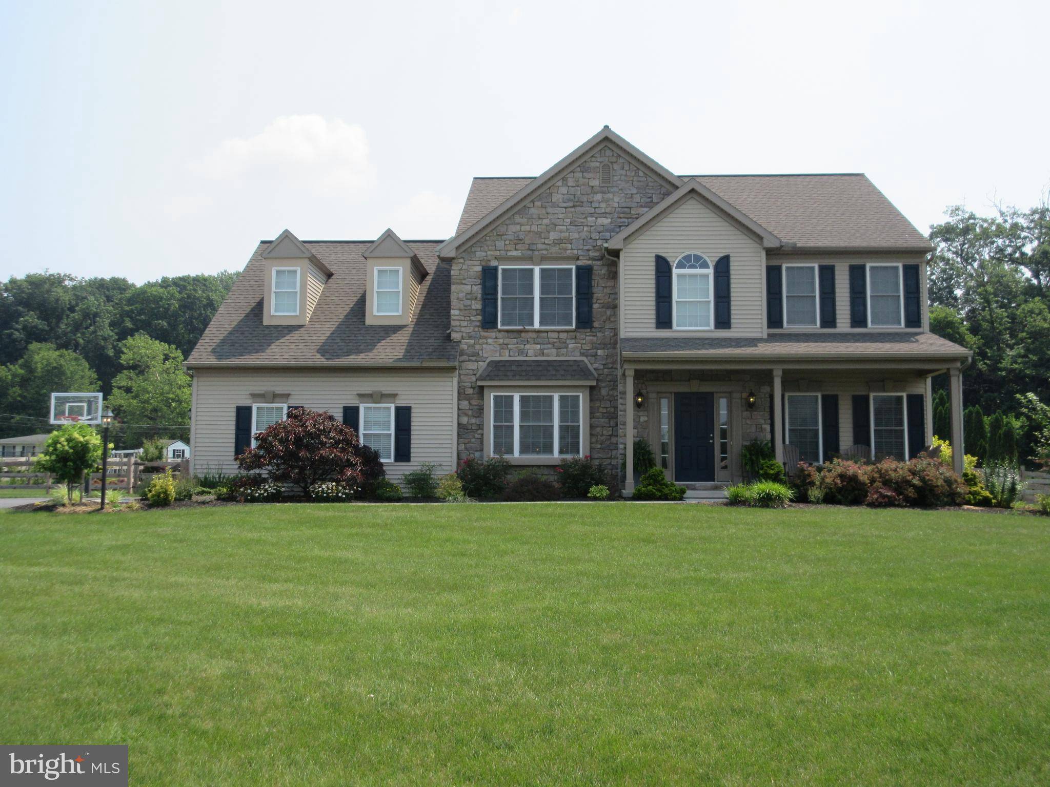 Reinholds, PA 17569,114 ROYAL HORSE WAY