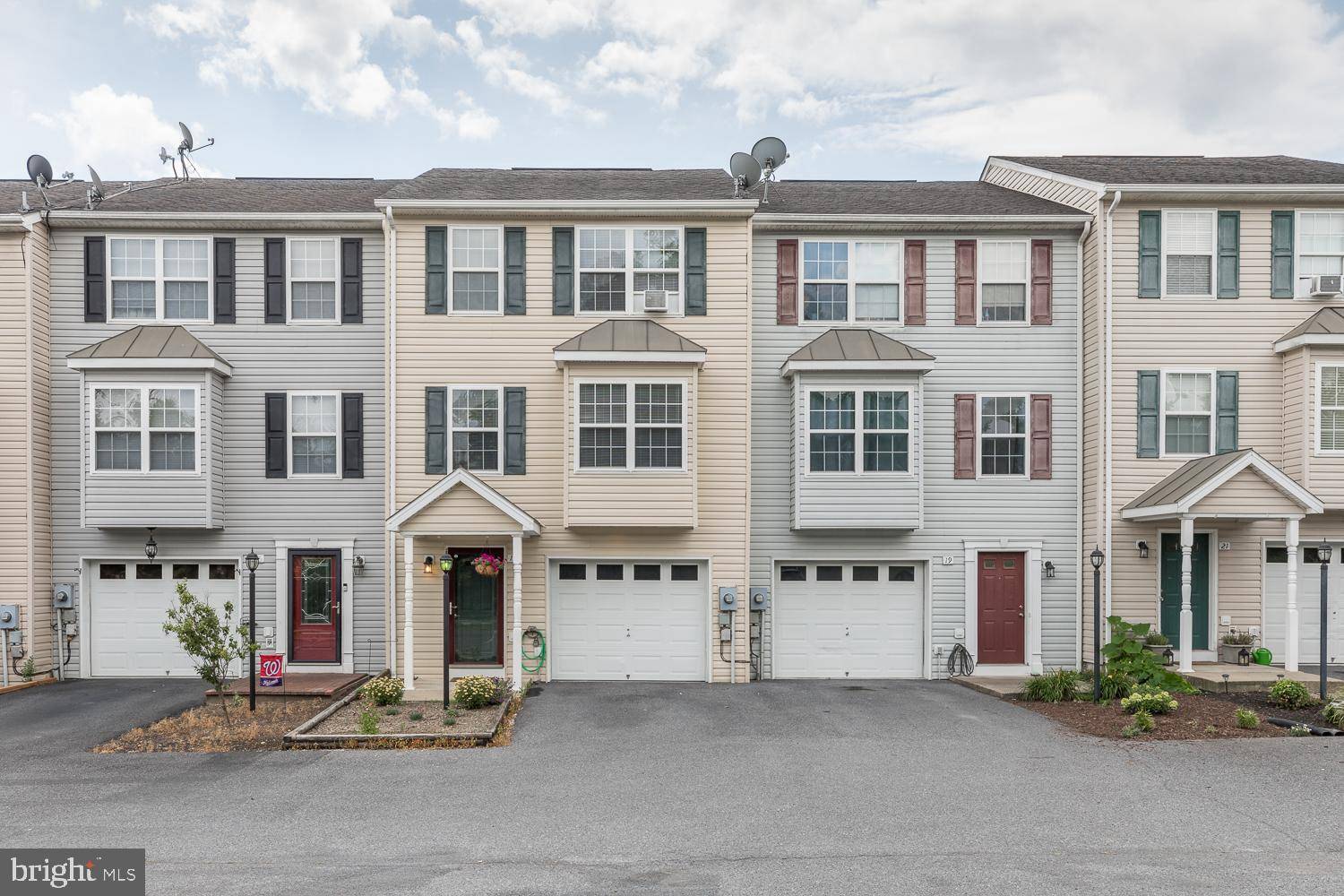 Toms Brook, VA 22660,17 PERRY CT