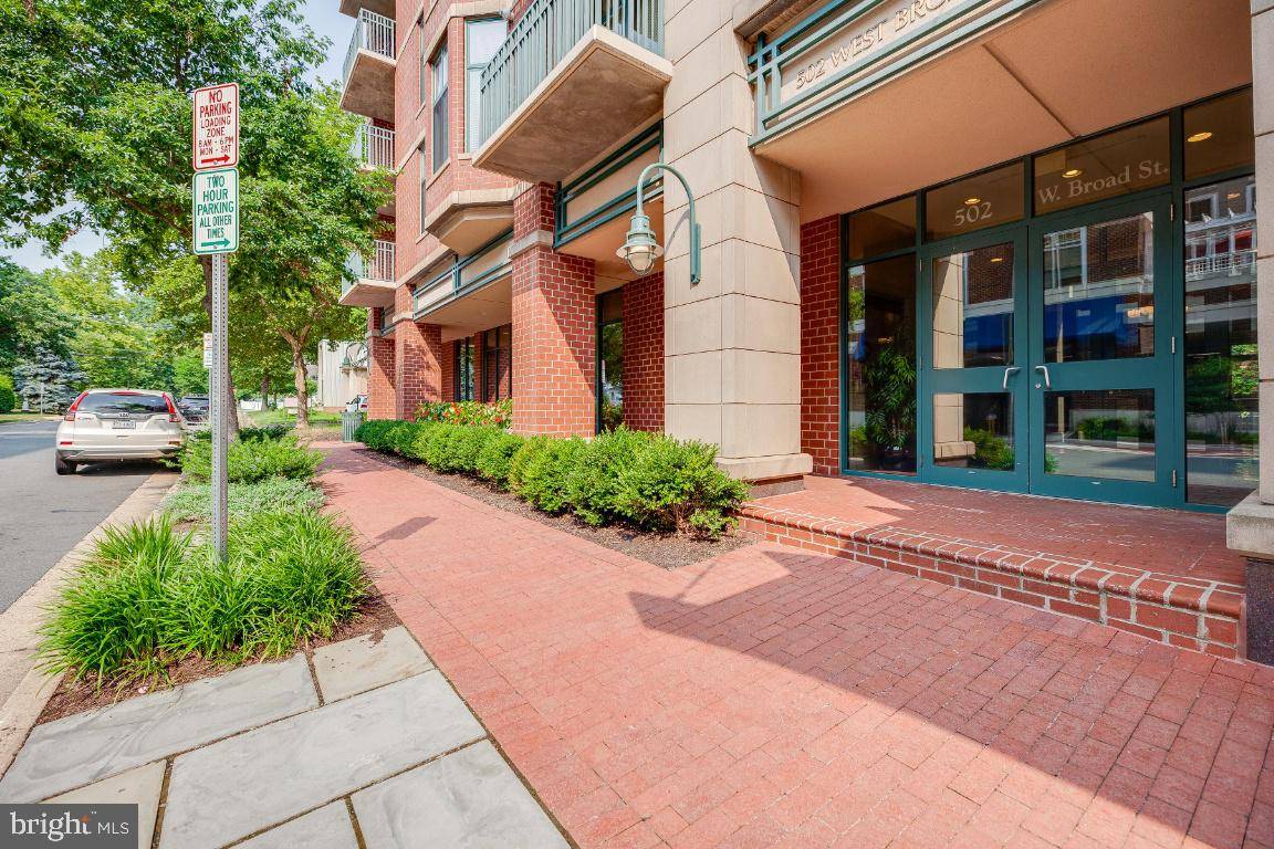 Falls Church, VA 22046,502 W BROAD ST #208