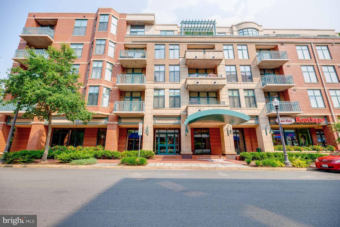 Falls Church, VA 22046,502 W BROAD ST #208