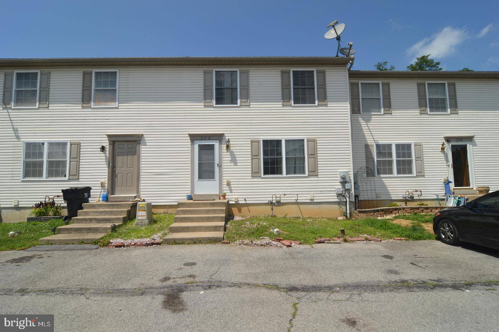 Blandon, PA 19510,212 WHITE BIRCH LN