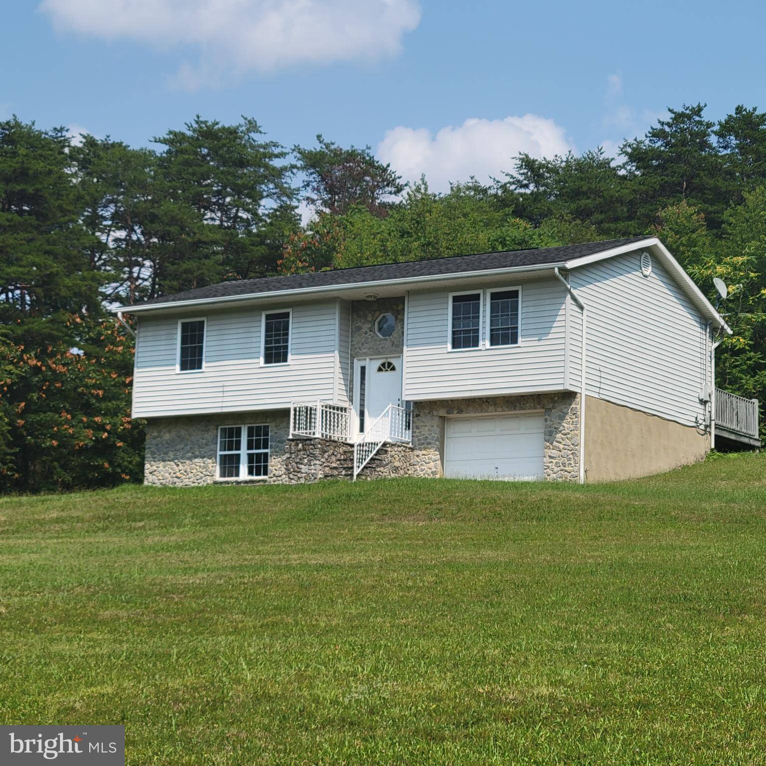 Berkeley Springs, WV 25411,3475 VALLEY RD