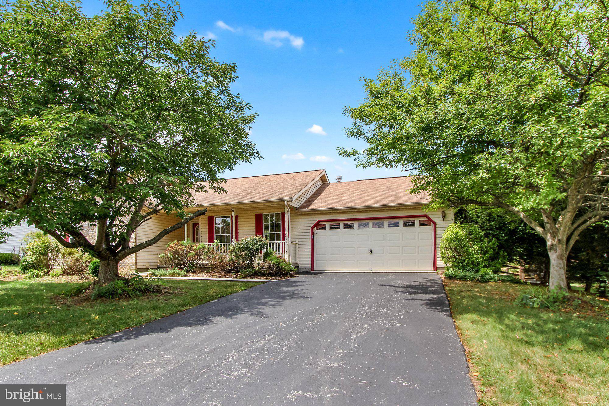 Stewartstown, PA 17363,126 LANTERN LN