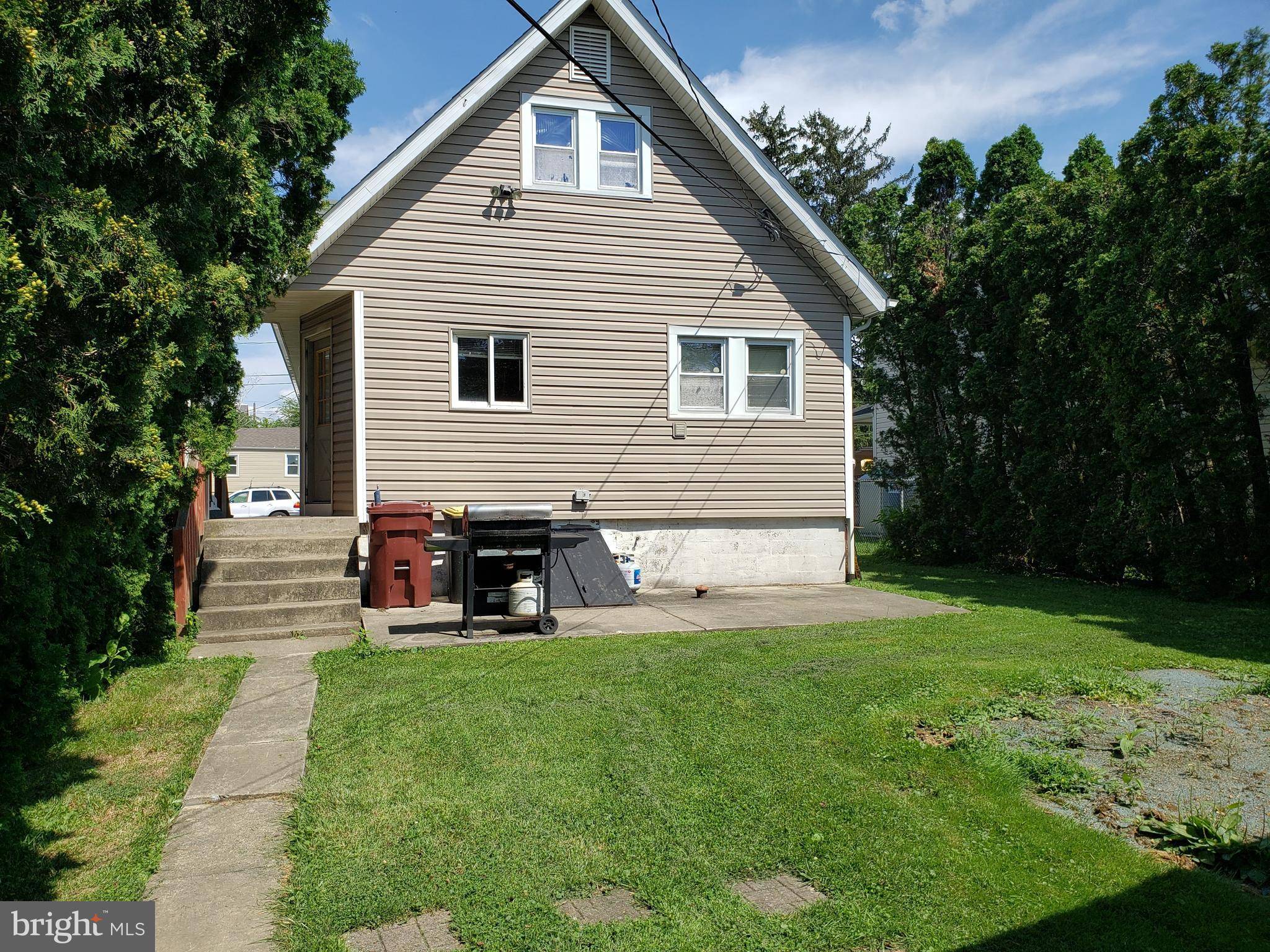 Whitehall, PA 18052,532 6TH ST