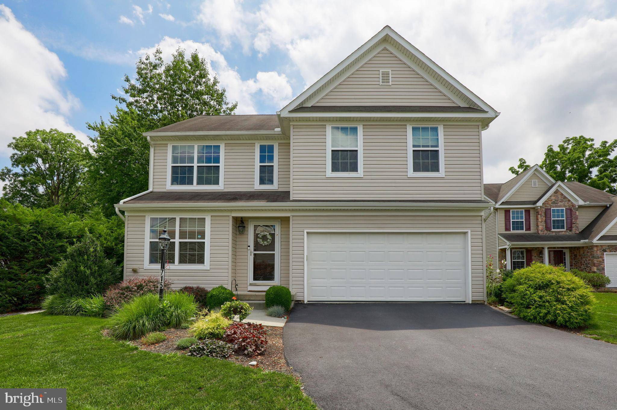 Lancaster, PA 17601,715 BRIDLE WREATH LN