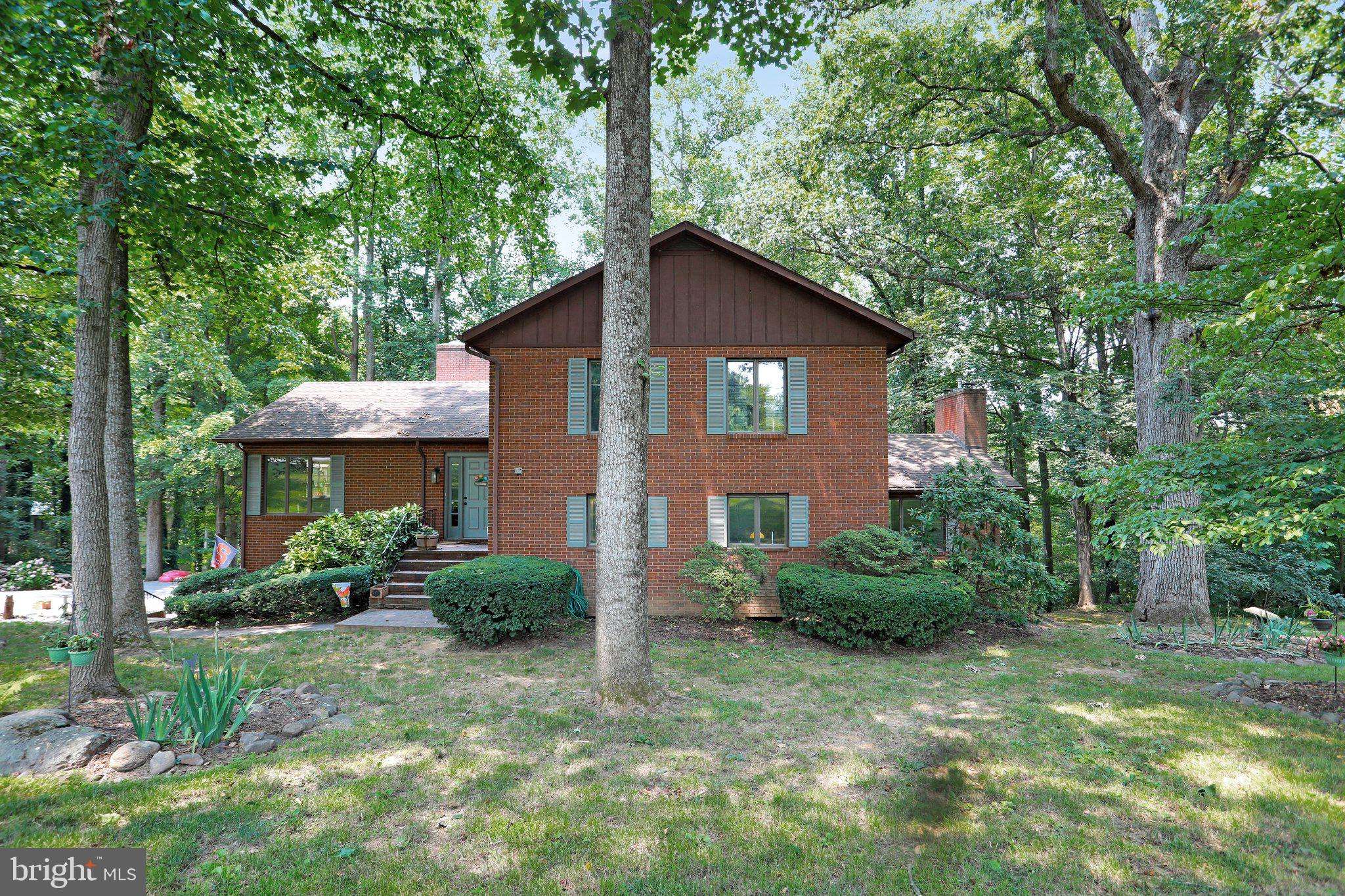 Falling Waters, WV 25419,16 HARLEQUIN LN