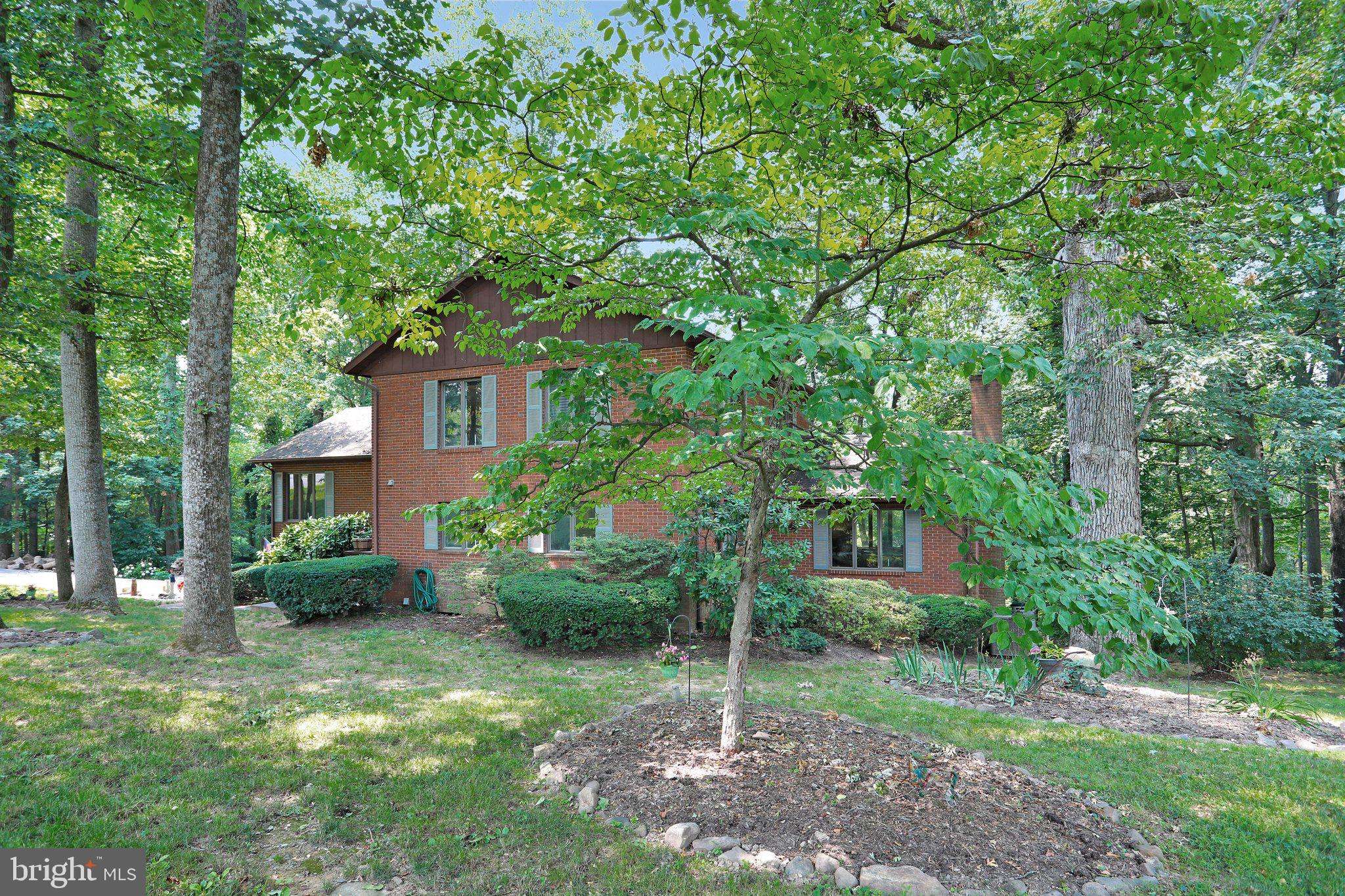 Falling Waters, WV 25419,16 HARLEQUIN LN